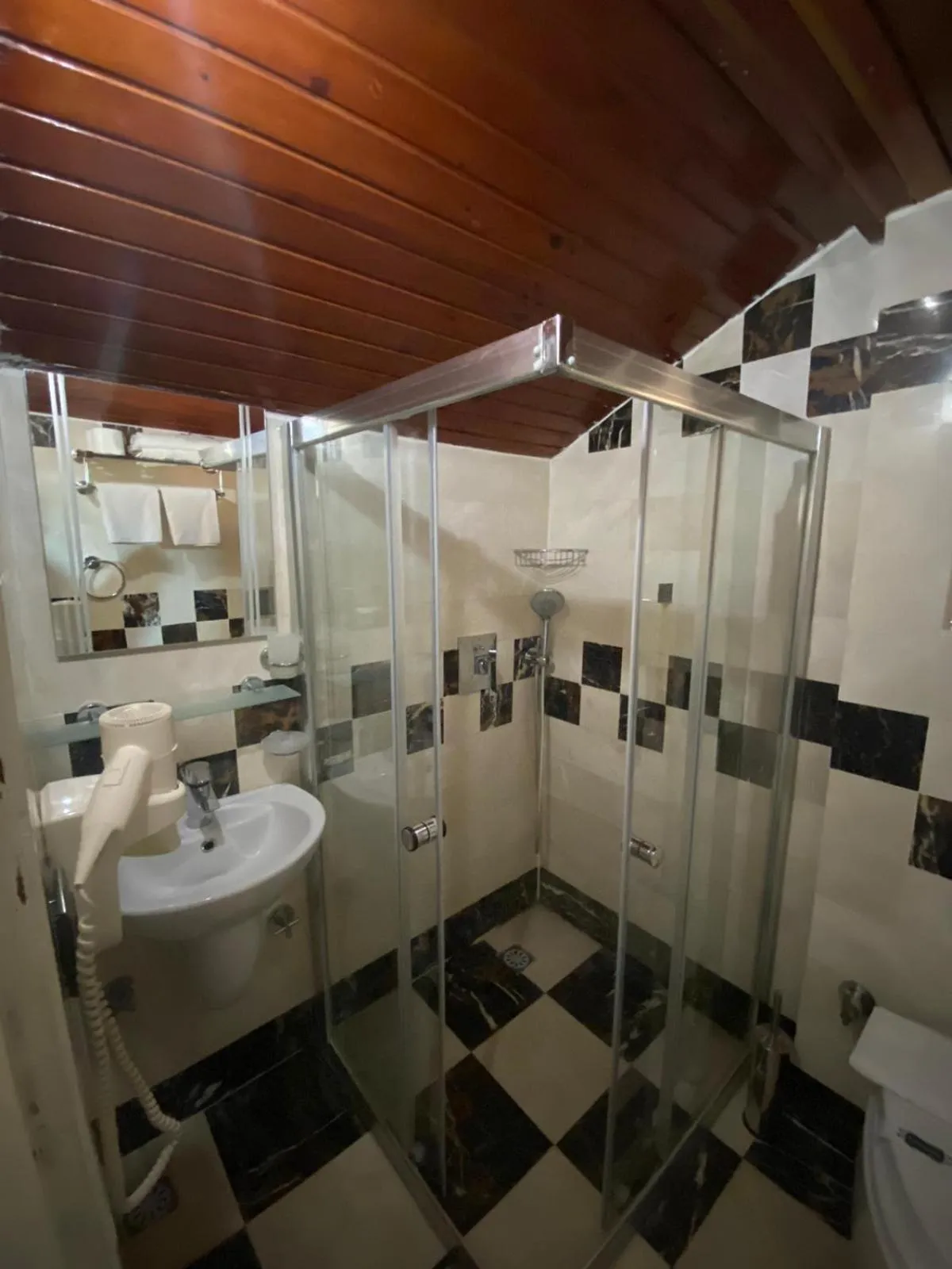 Bathroom in Castle Old Town Hotel