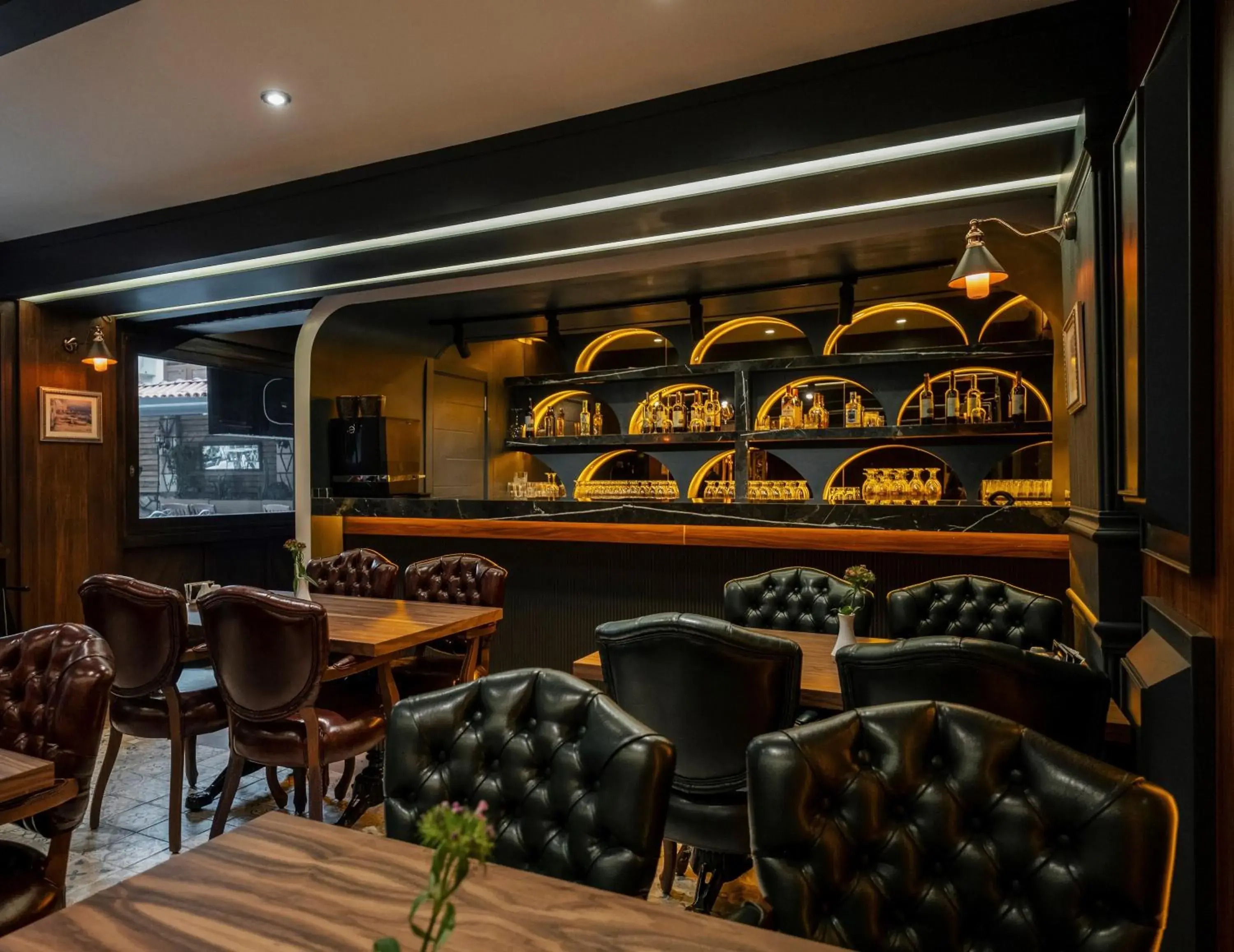 Restaurant/places to eat in Castle Old Town Hotel Restaurant/places to eat in Castle Old Town Hotel