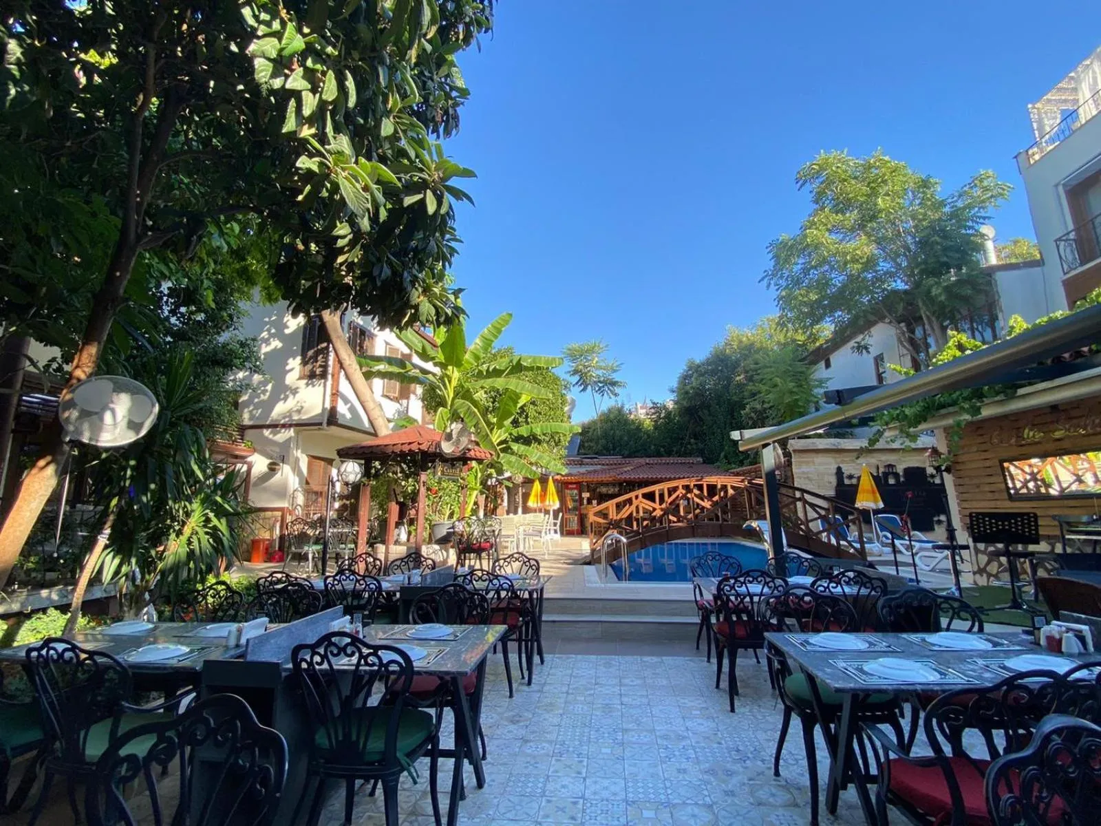 Buffet breakfast in Castle Old Town Hotel