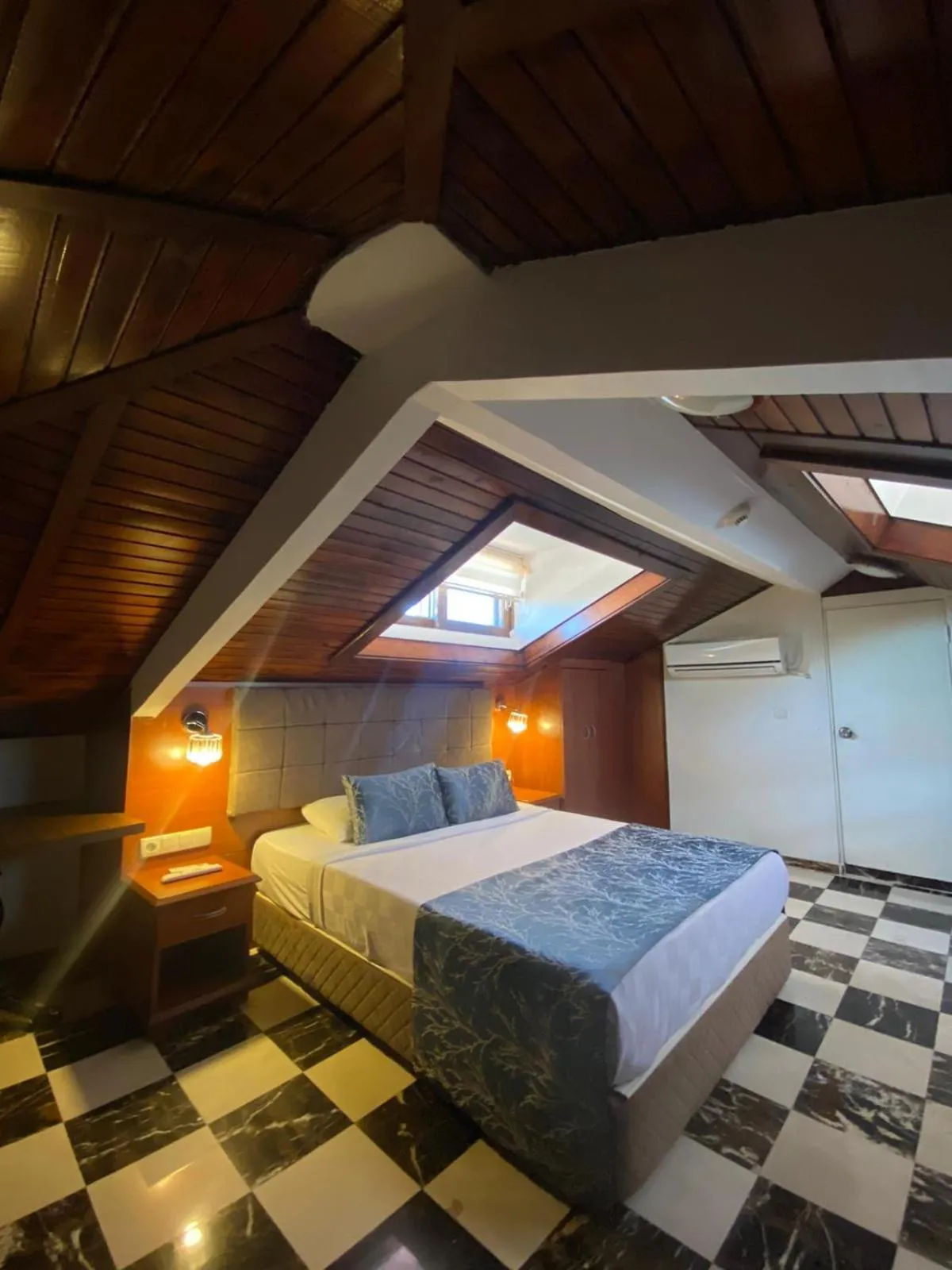 Massage, Bed in Castle Old Town Hotel