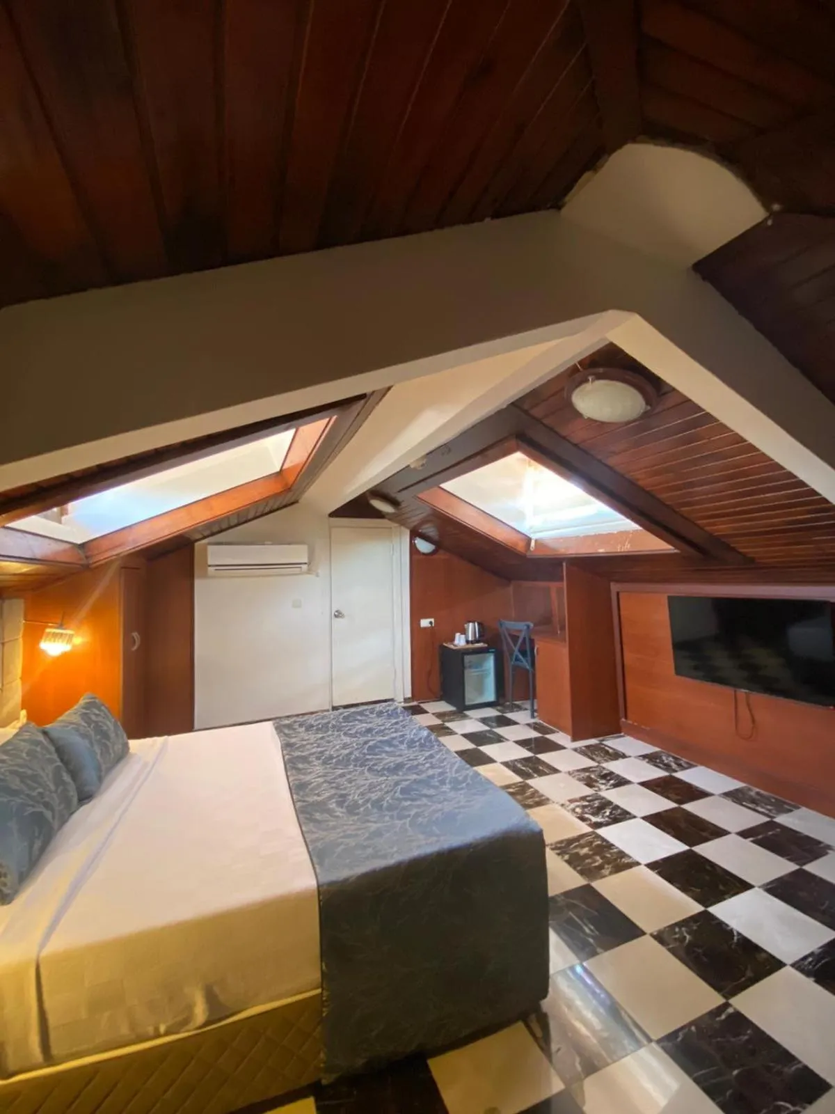 Massage, Bed in Castle Old Town Hotel