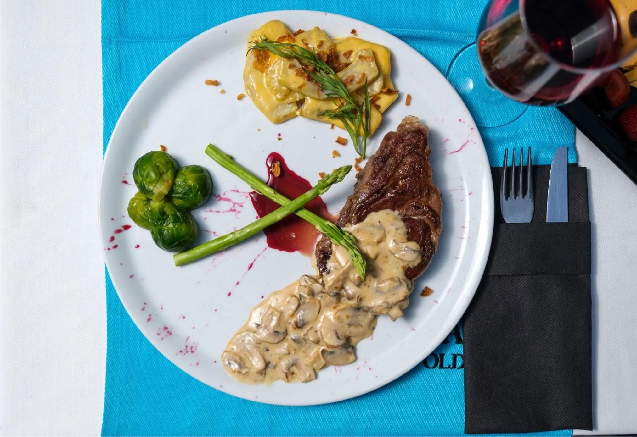 Food and drinks in Castle Old Town Hotel