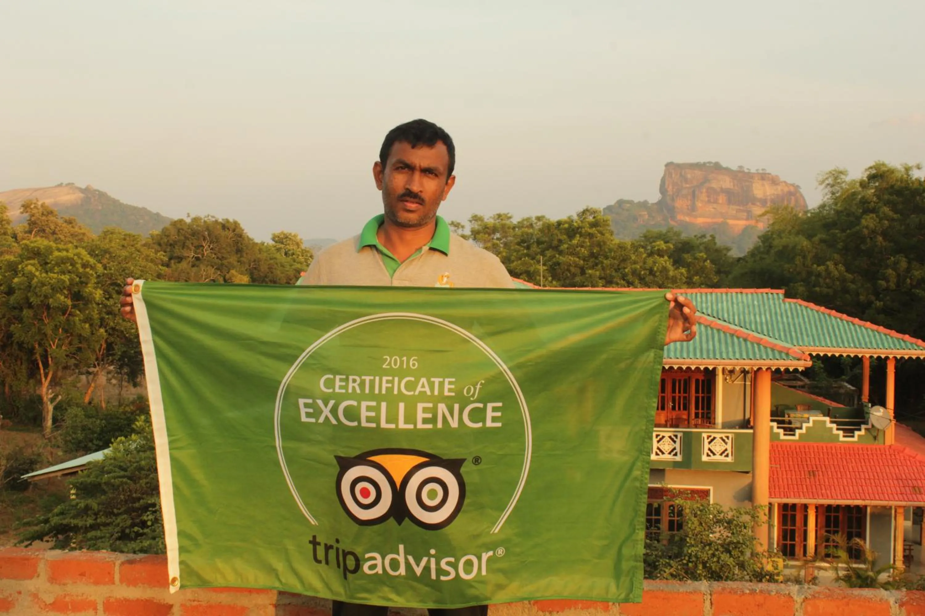 Mountain view in Sinhagiri Villa