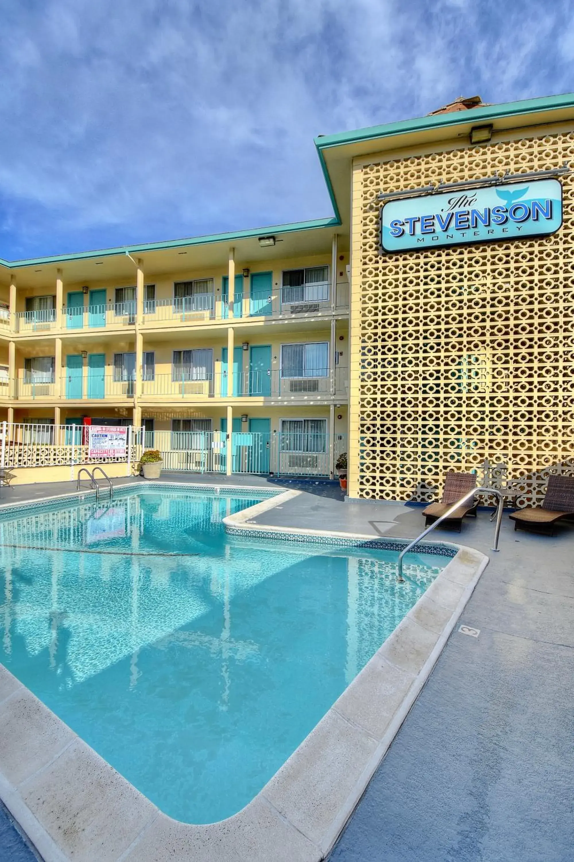 Swimming pool in The Stevenson Monterey Swimming pool in The Stevenson Monterey