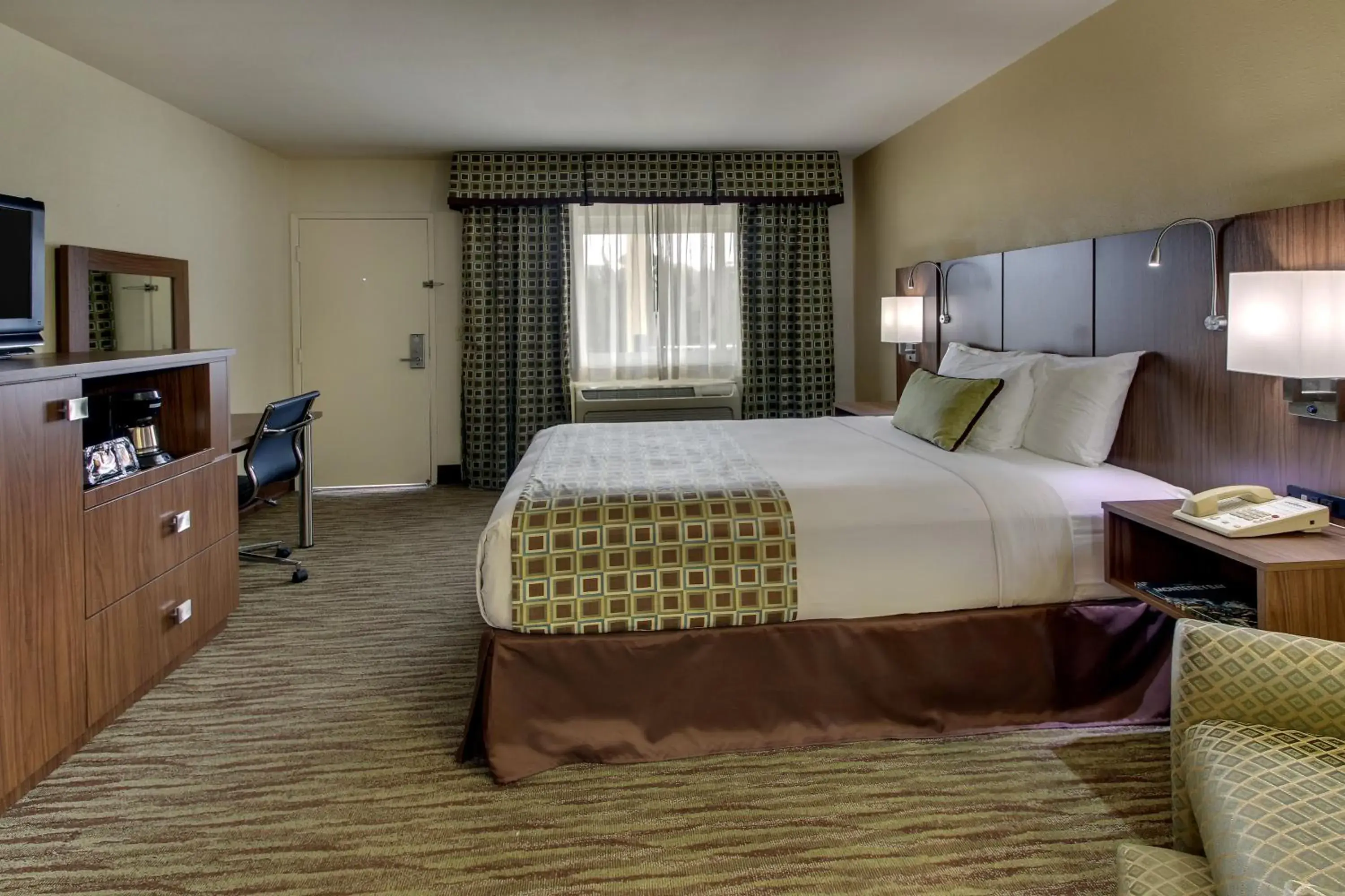 Photo of the whole room, Bed in The Stevenson Monterey Photo of the whole room, Bed in The Stevenson Monterey