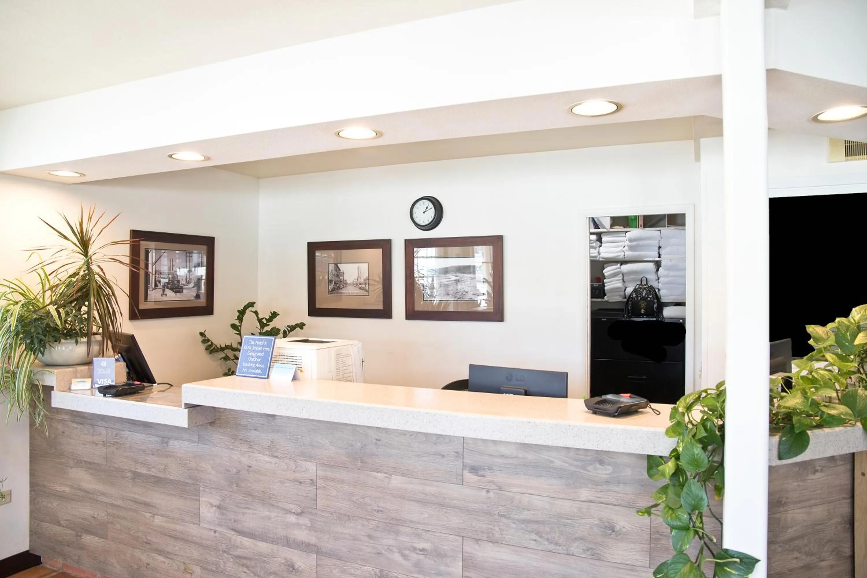 Lobby or reception in The Stevenson Monterey