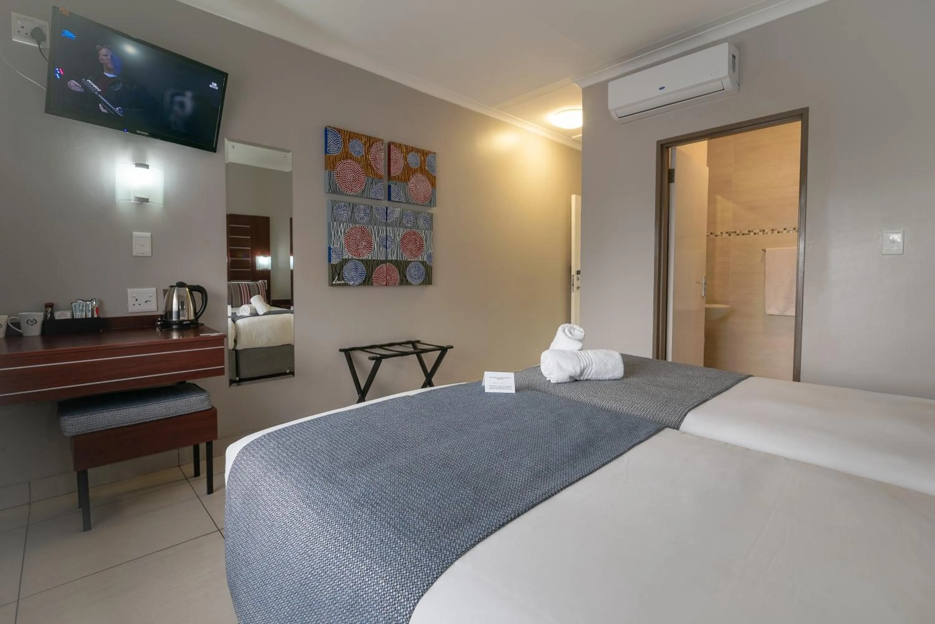 Bed in Hotel Savoy and Conference Centre