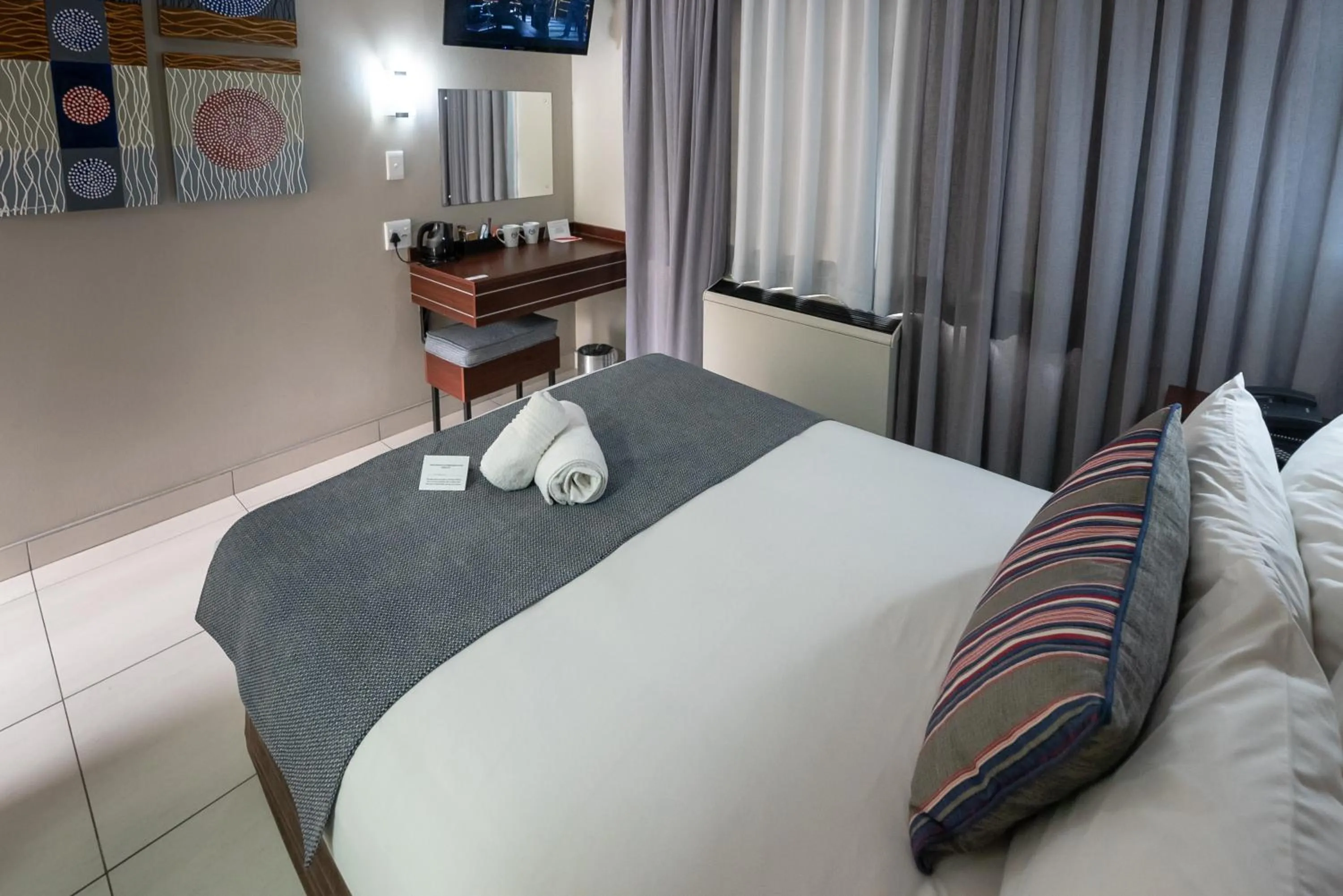 Bedroom, Bed in Hotel Savoy and Conference Centre