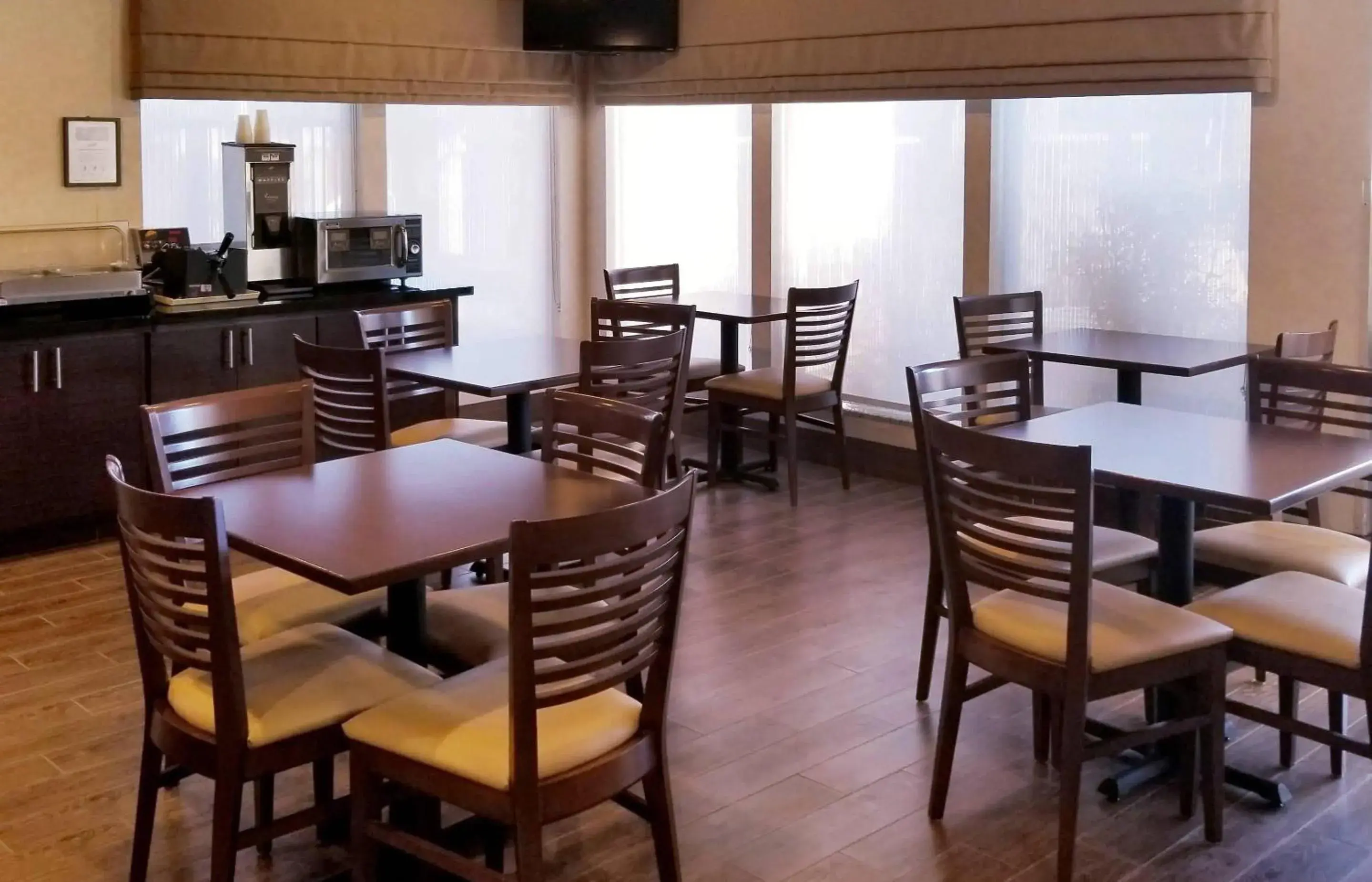 Breakfast in Sleep Inn Phoenix North I-17 Breakfast in Sleep Inn Phoenix North I-17