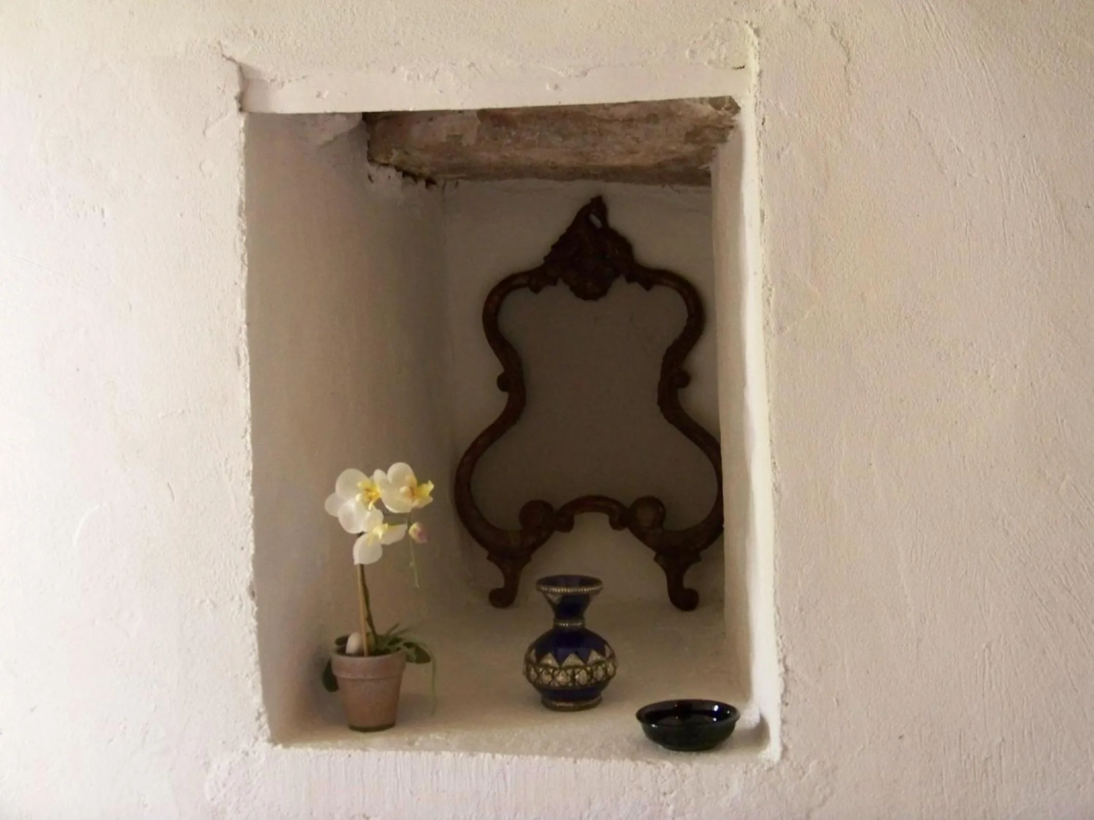 Decorative detail in Domaine de Cadenne