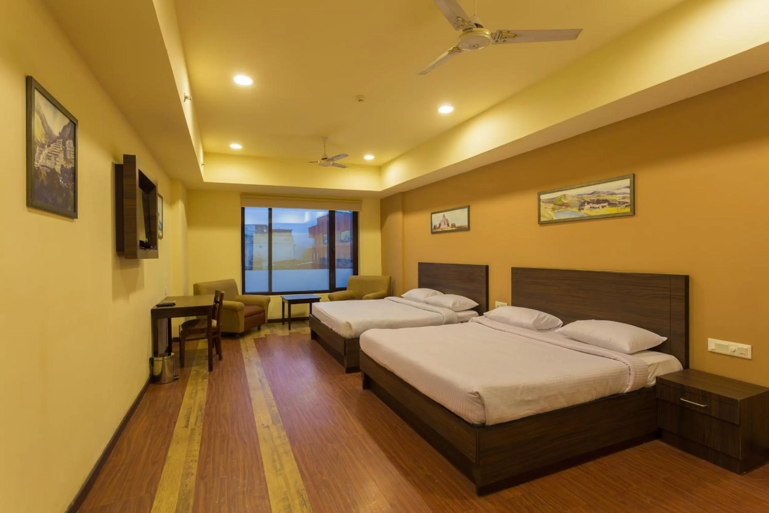 Photo of the whole room in Ginger Katra