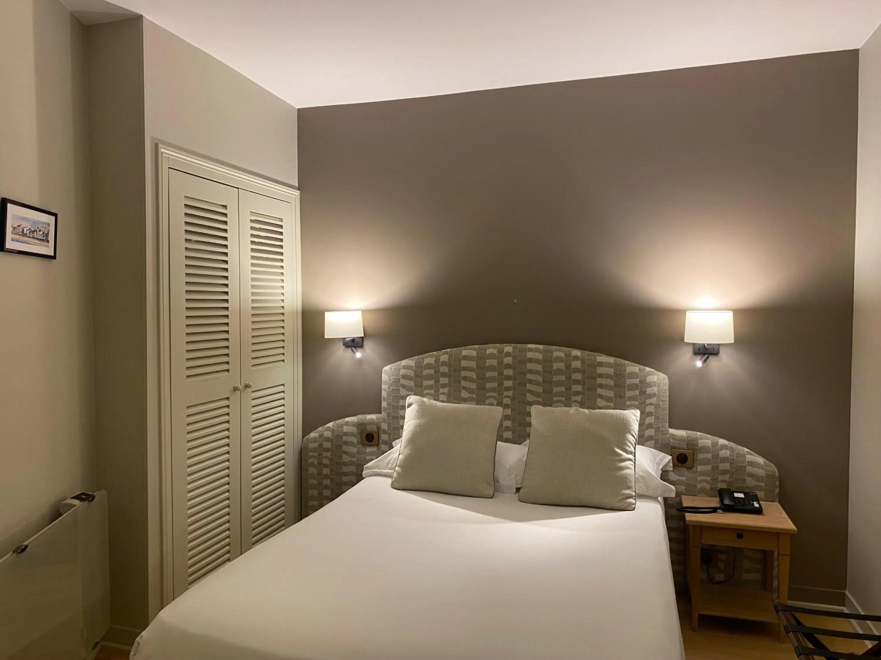 Bed in Hôtel de la Plage - Saint Jean de Luz