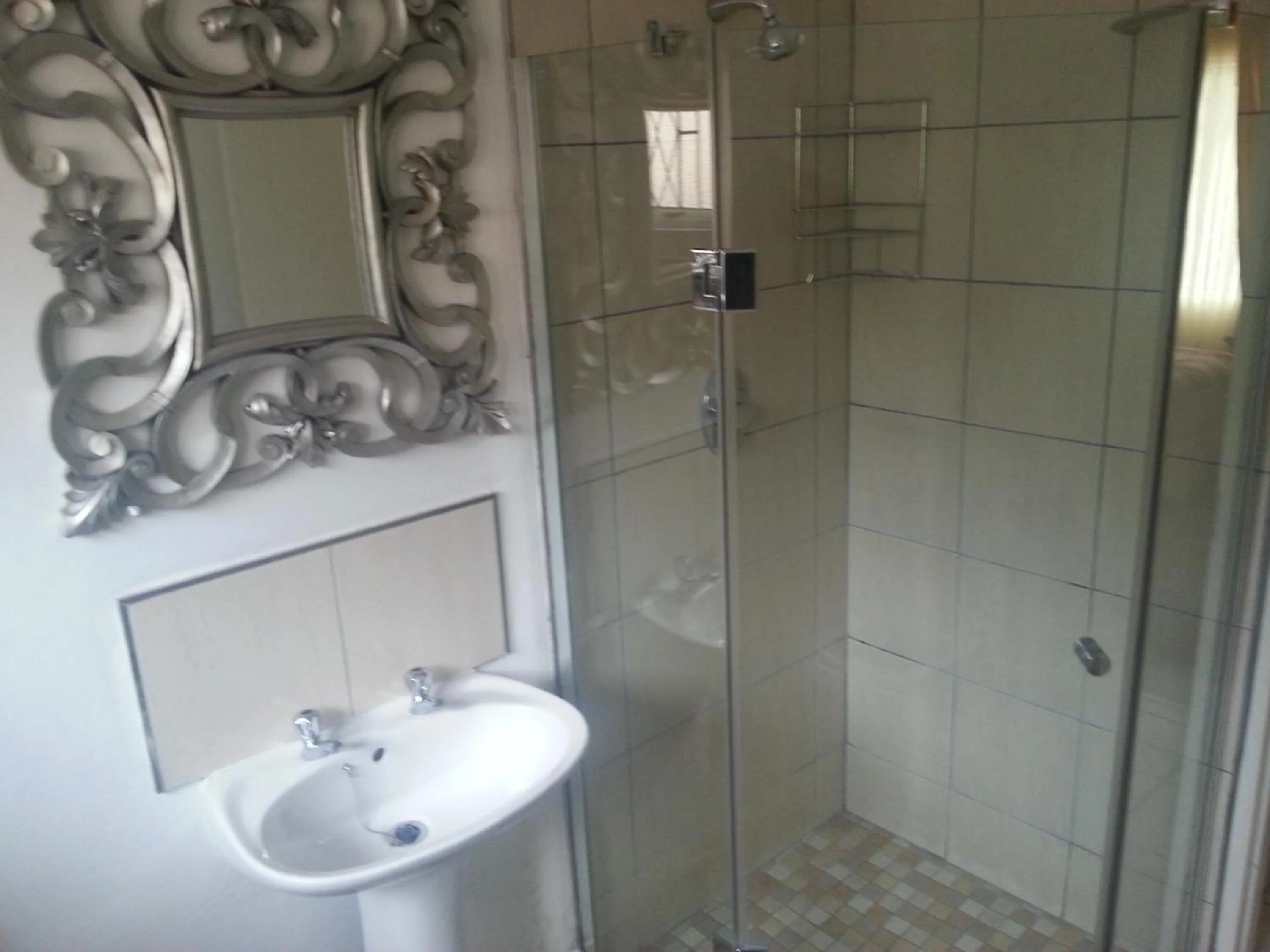 Bathroom in The Crescent Guesthouses - BnB/Self Catering