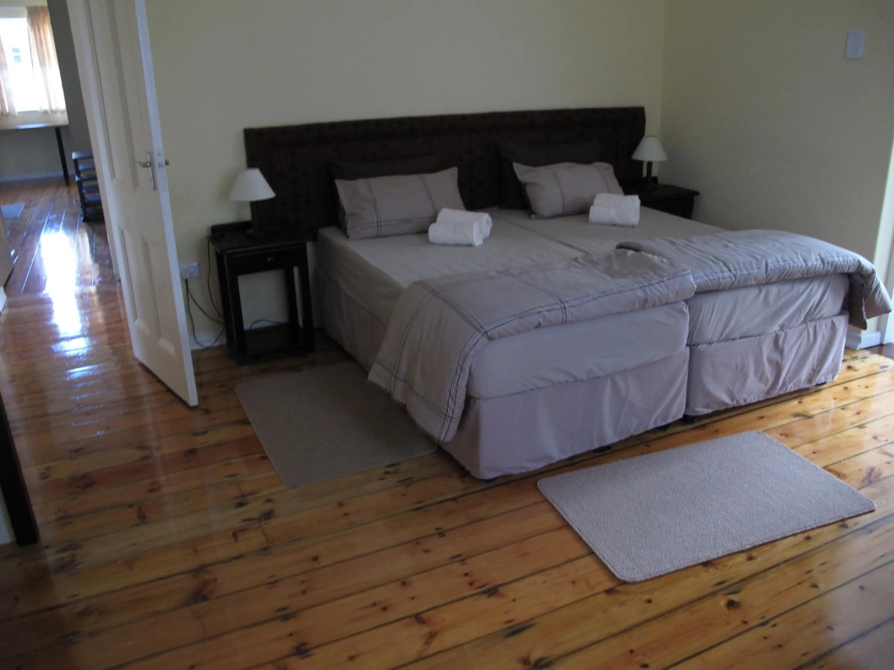 Bed in The Crescent Guesthouses - BnB/Self Catering