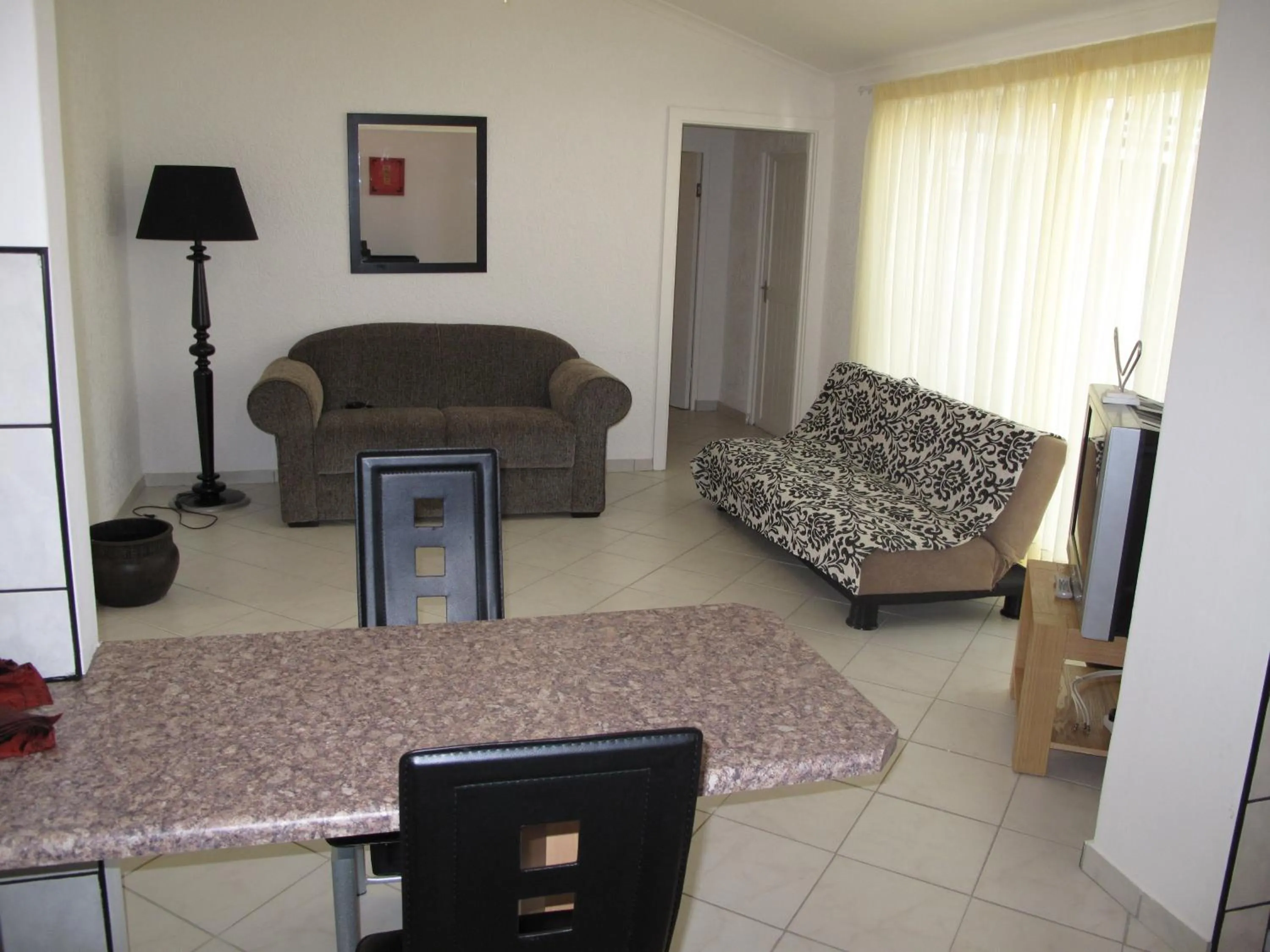 Day in The Crescent Guesthouses - BnB/Self Catering