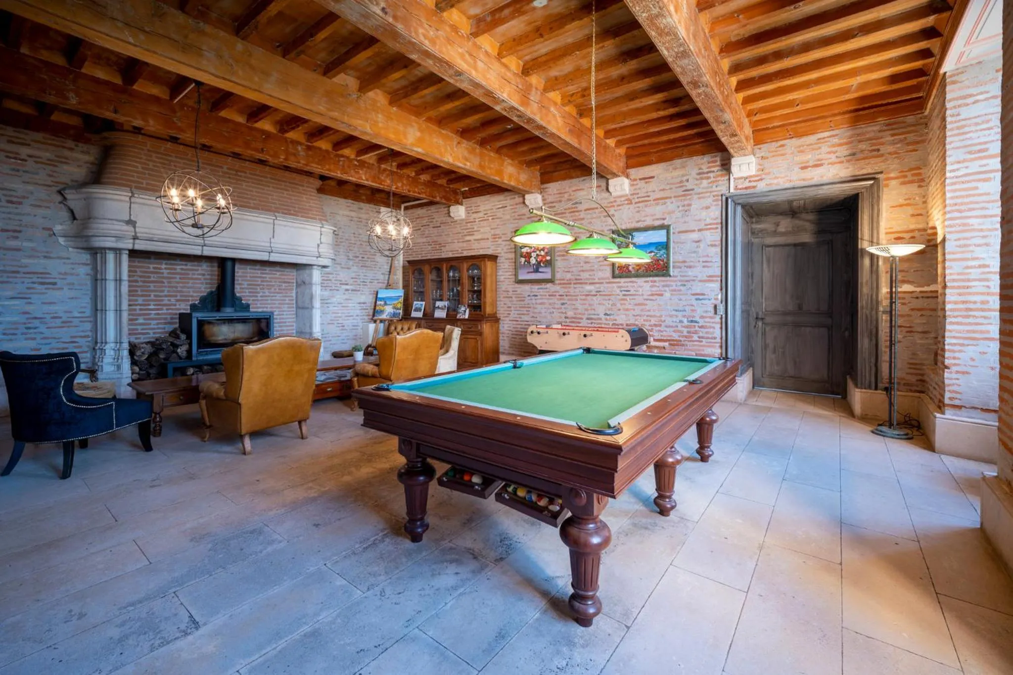 Billiard in Château de Loubéjac