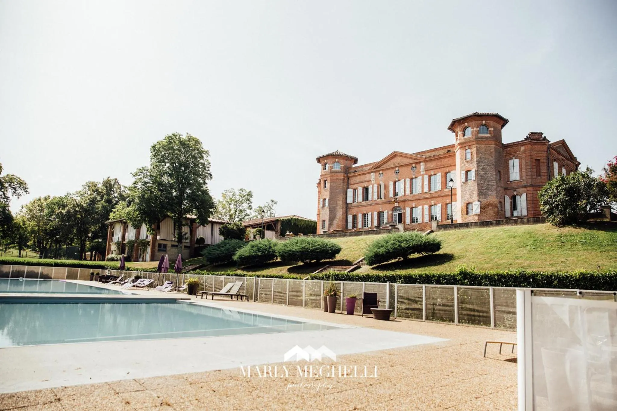 Property building in Château de Loubéjac
