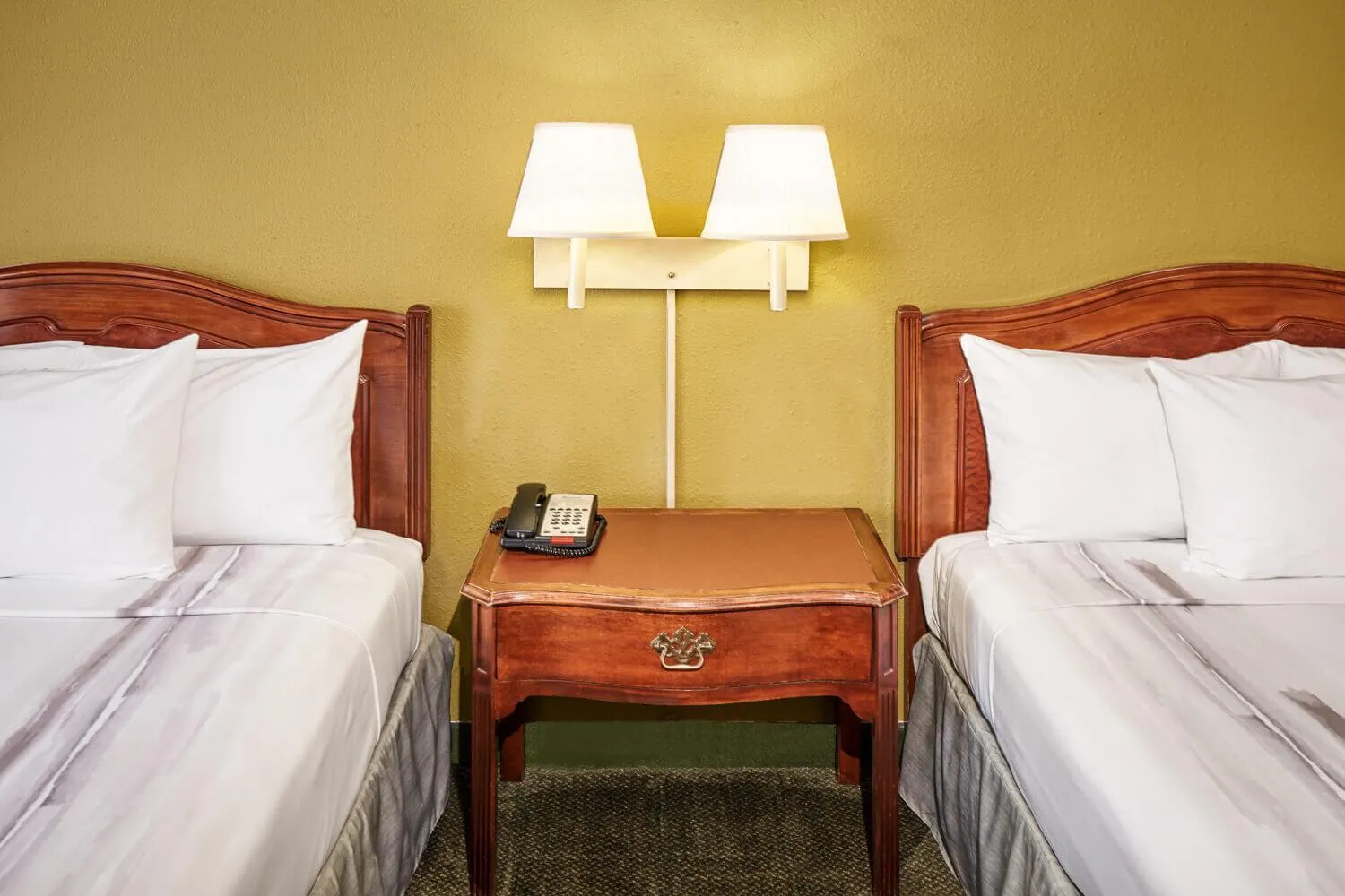 Bedroom in Chicago Lakeshore Hotel