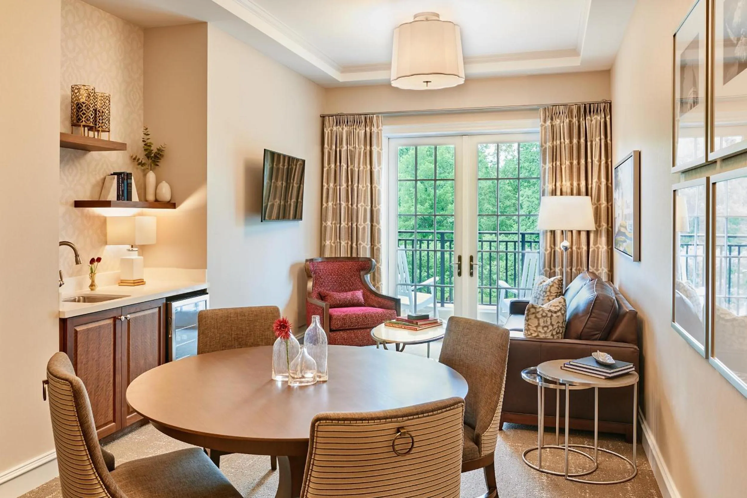 TV and multimedia in The Inn at Elon