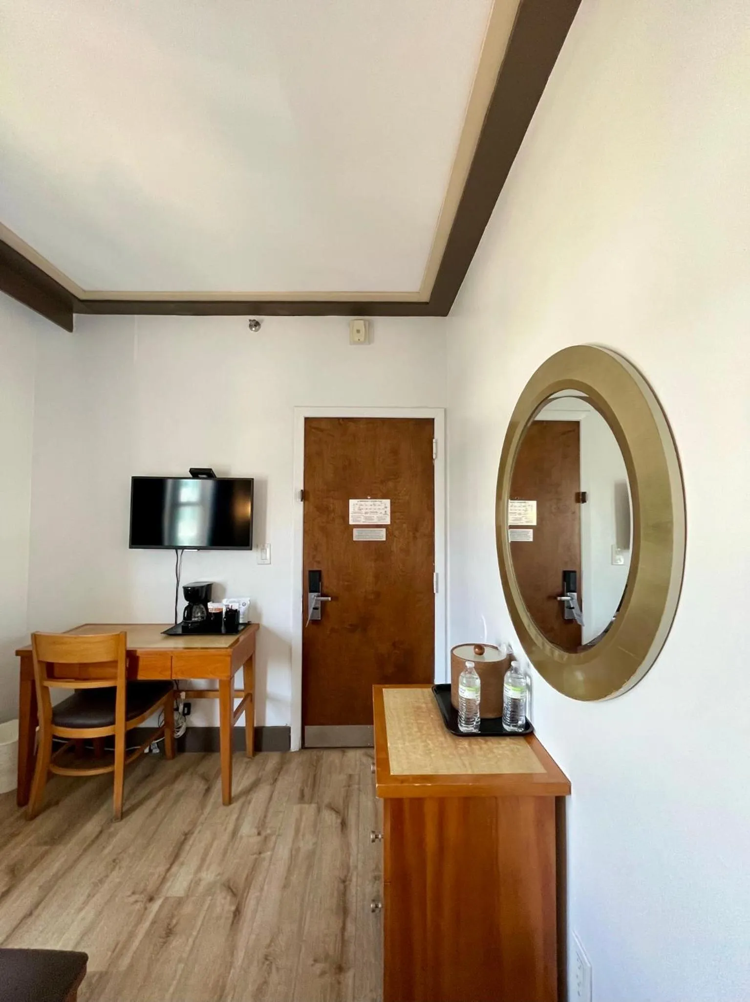 Photo of the whole room in Majestic Hotel South Beach