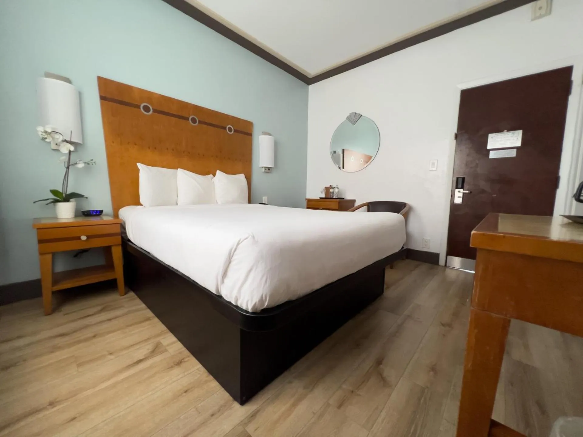 Bed in Majestic Hotel South Beach