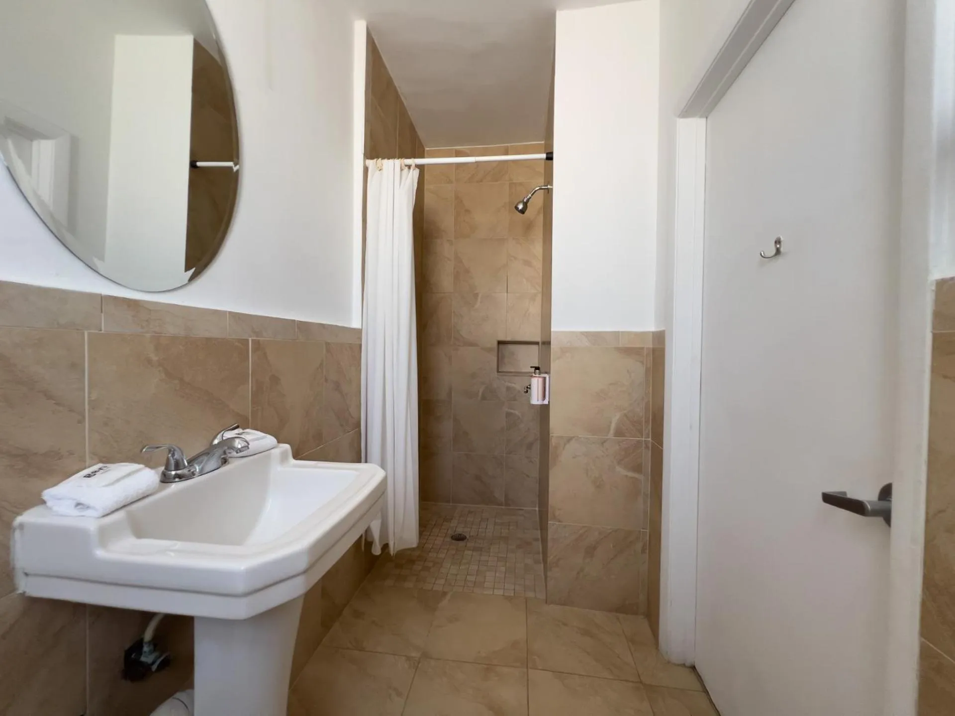 Bathroom in Majestic Hotel South Beach