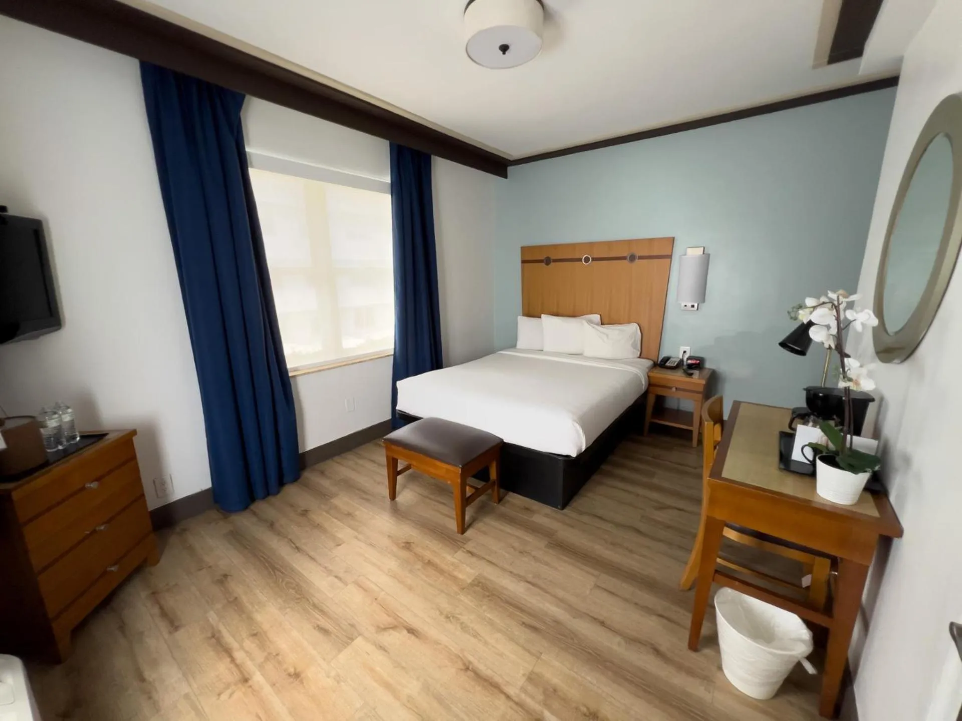 Bed in Majestic Hotel South Beach