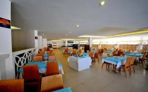 Restaurant/Places to Eat in Annabella Park Hotel