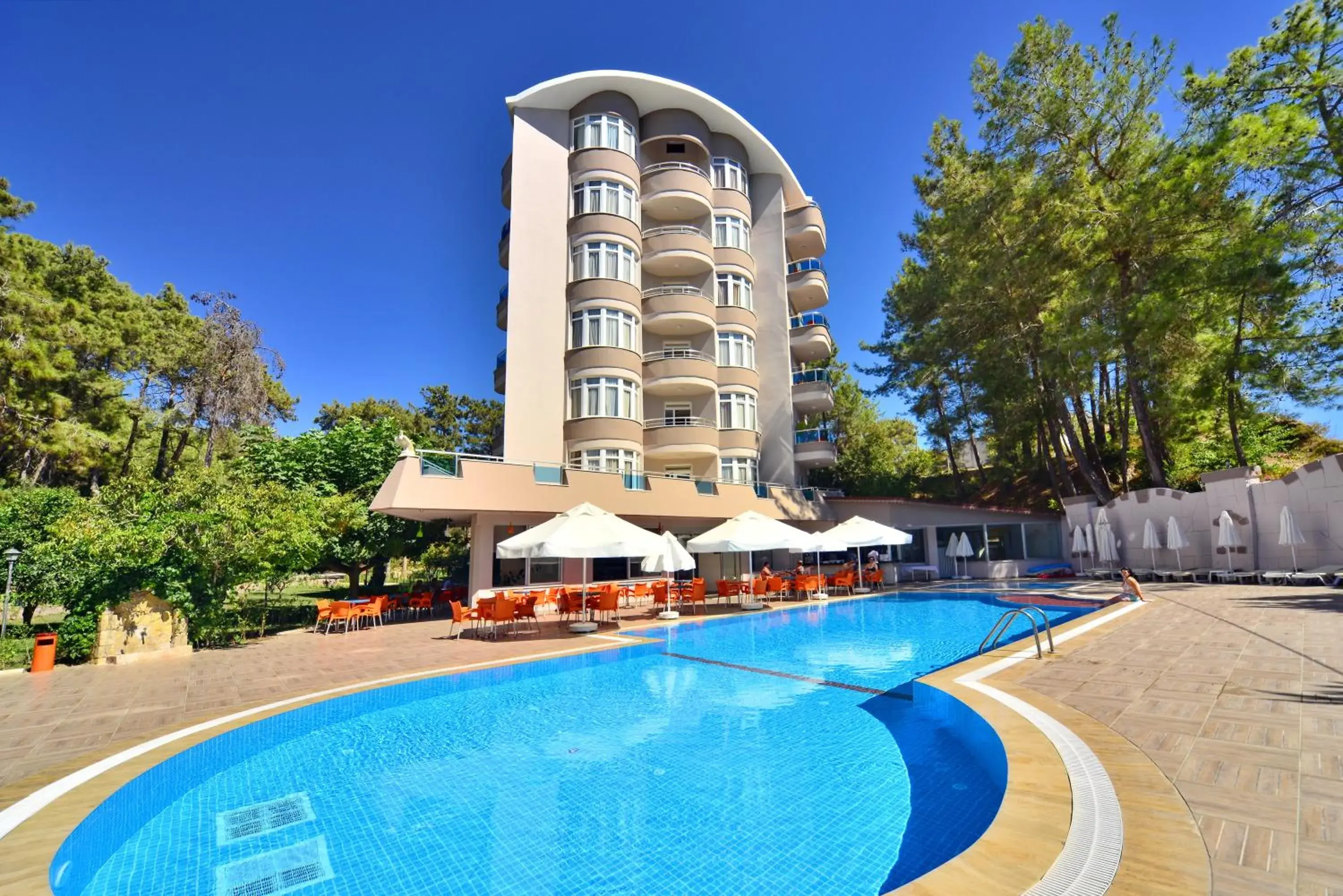 Swimming Pool in Annabella Park Hotel