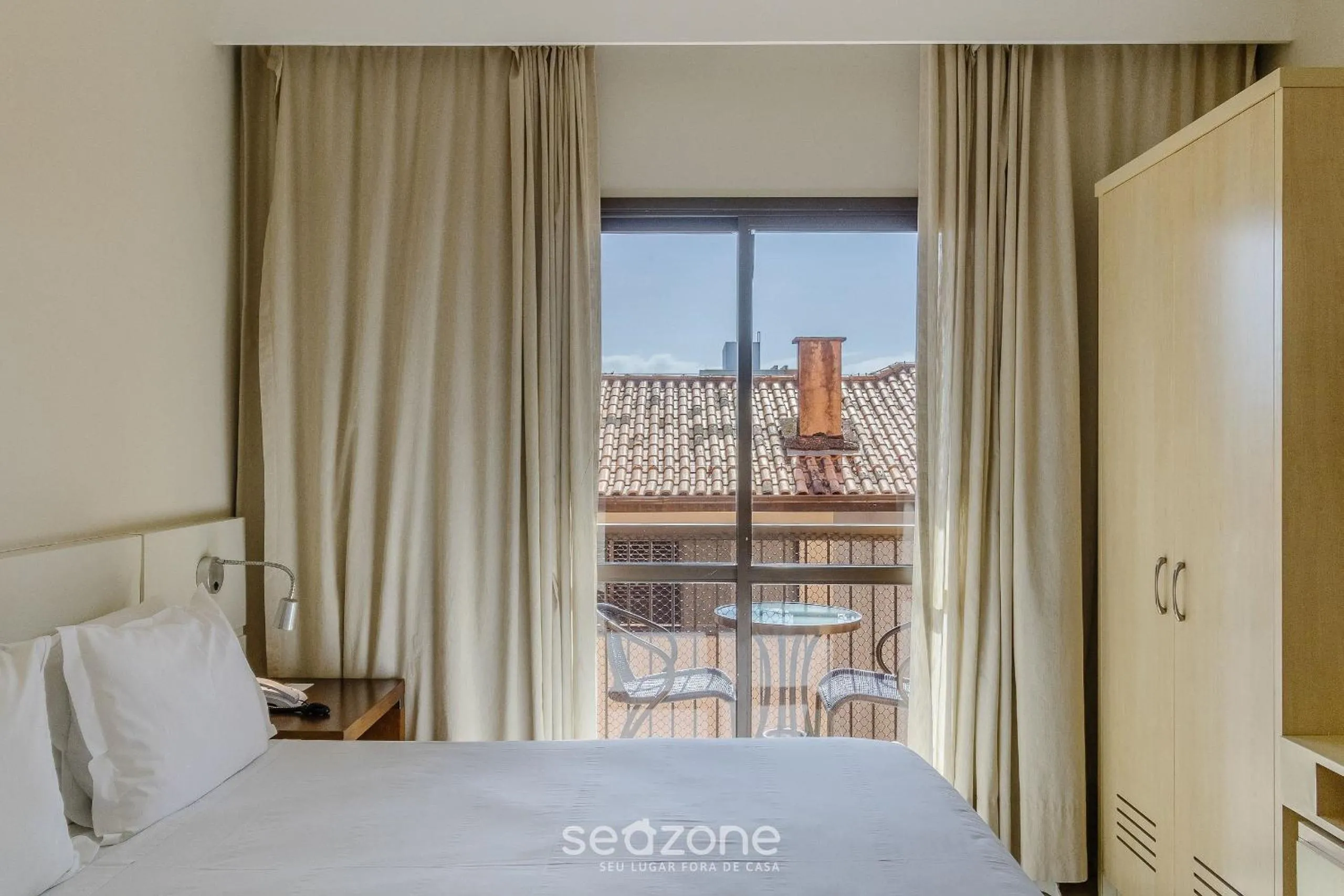 Bedroom, Bed in Estúdios Modernos em Resort pé na areia - Jurerê Beach Village JBVJR