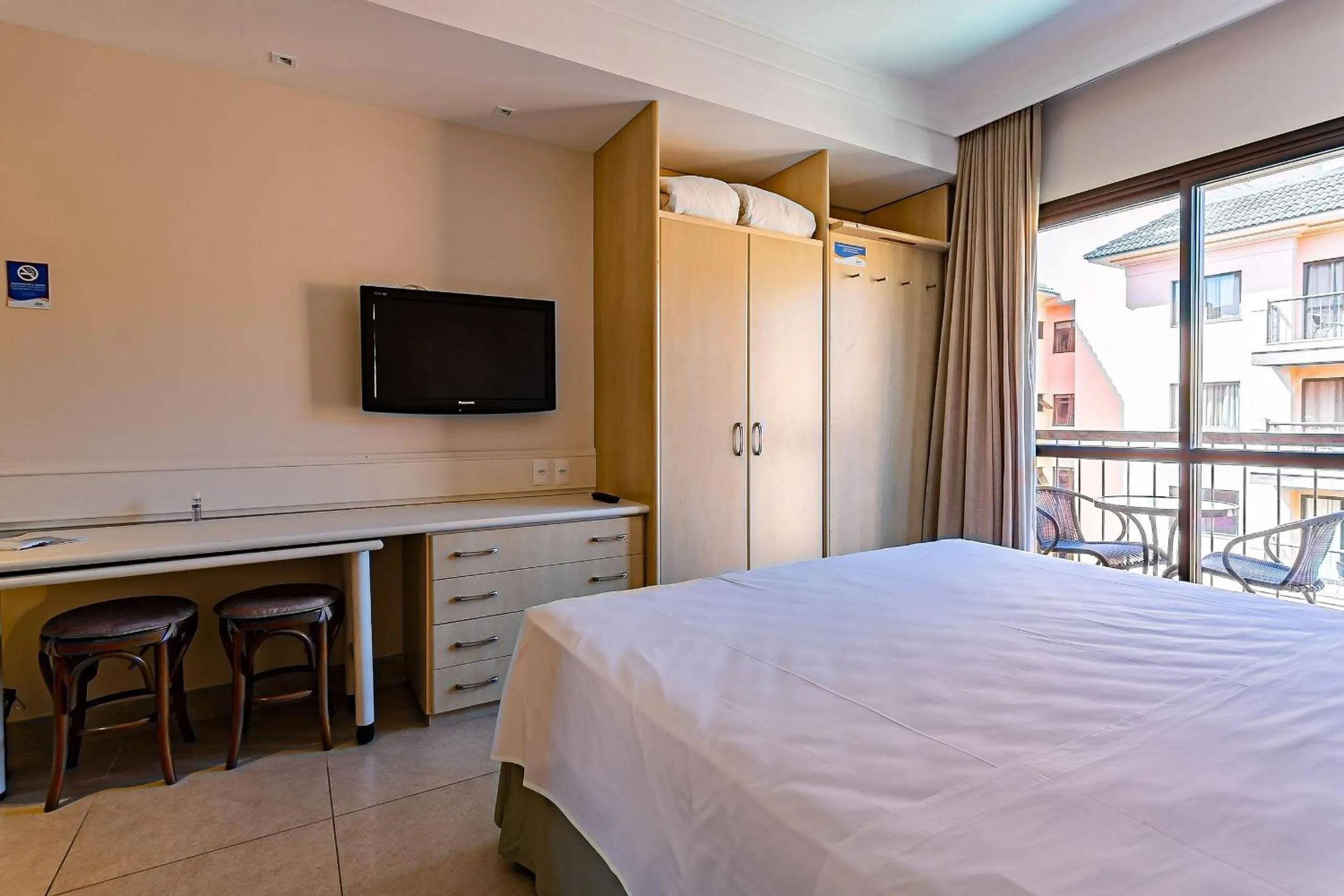 Bedroom, Bed in Estúdios Modernos em Resort pé na areia - Jurerê Beach Village JBVJR