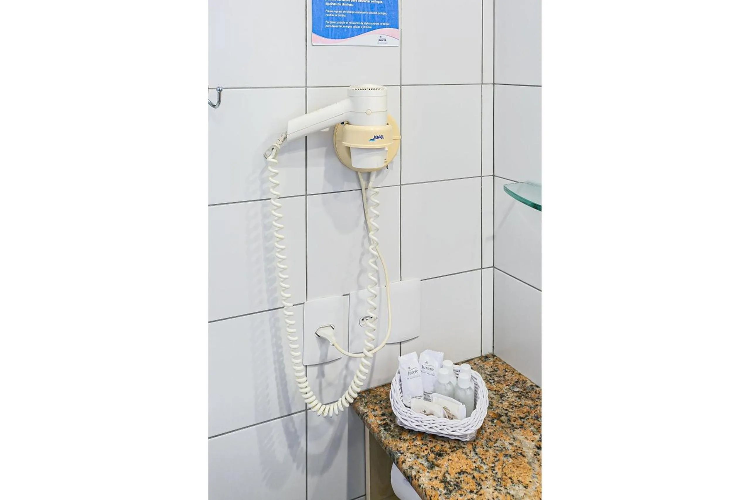 Toilet in Estúdios Modernos em Resort pé na areia - Jurerê Beach Village JBVJR