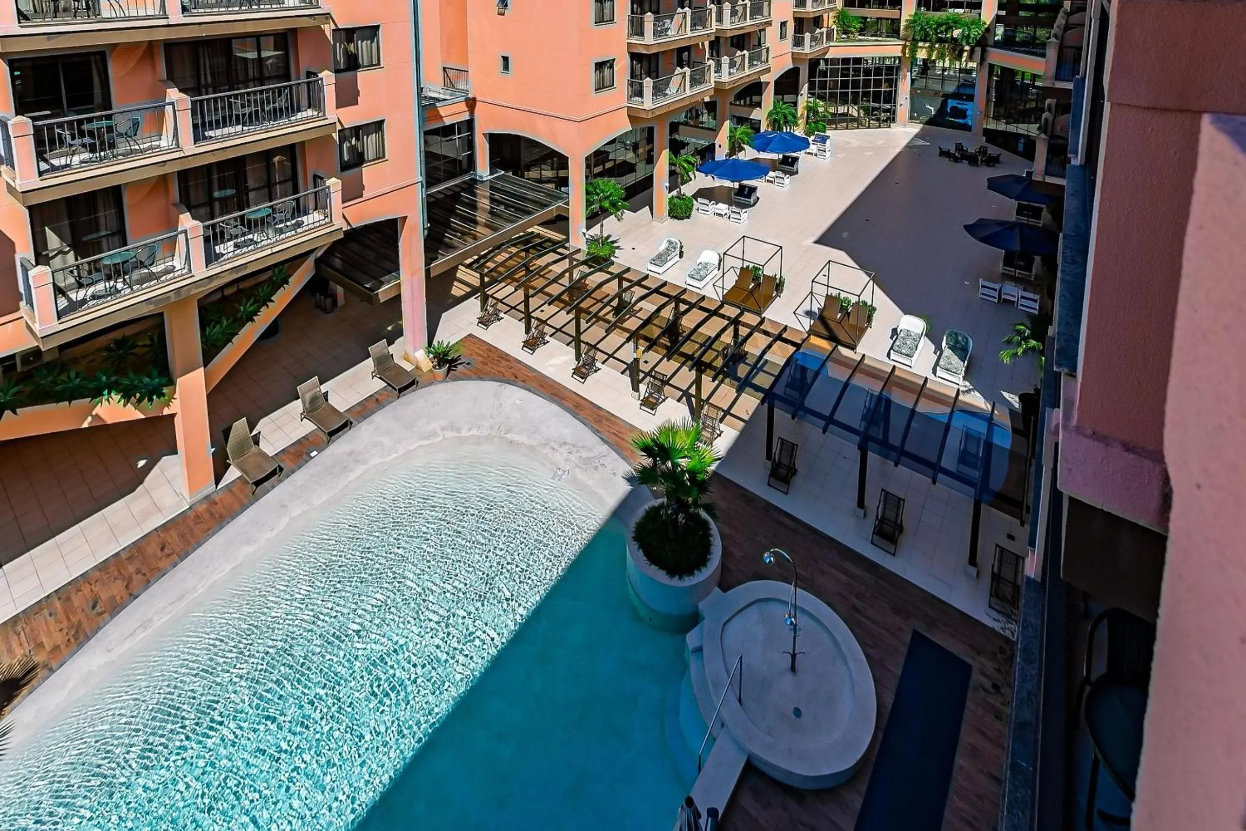 Pool view in Estúdios Modernos em Resort pé na areia - Jurerê Beach Village JBVJR