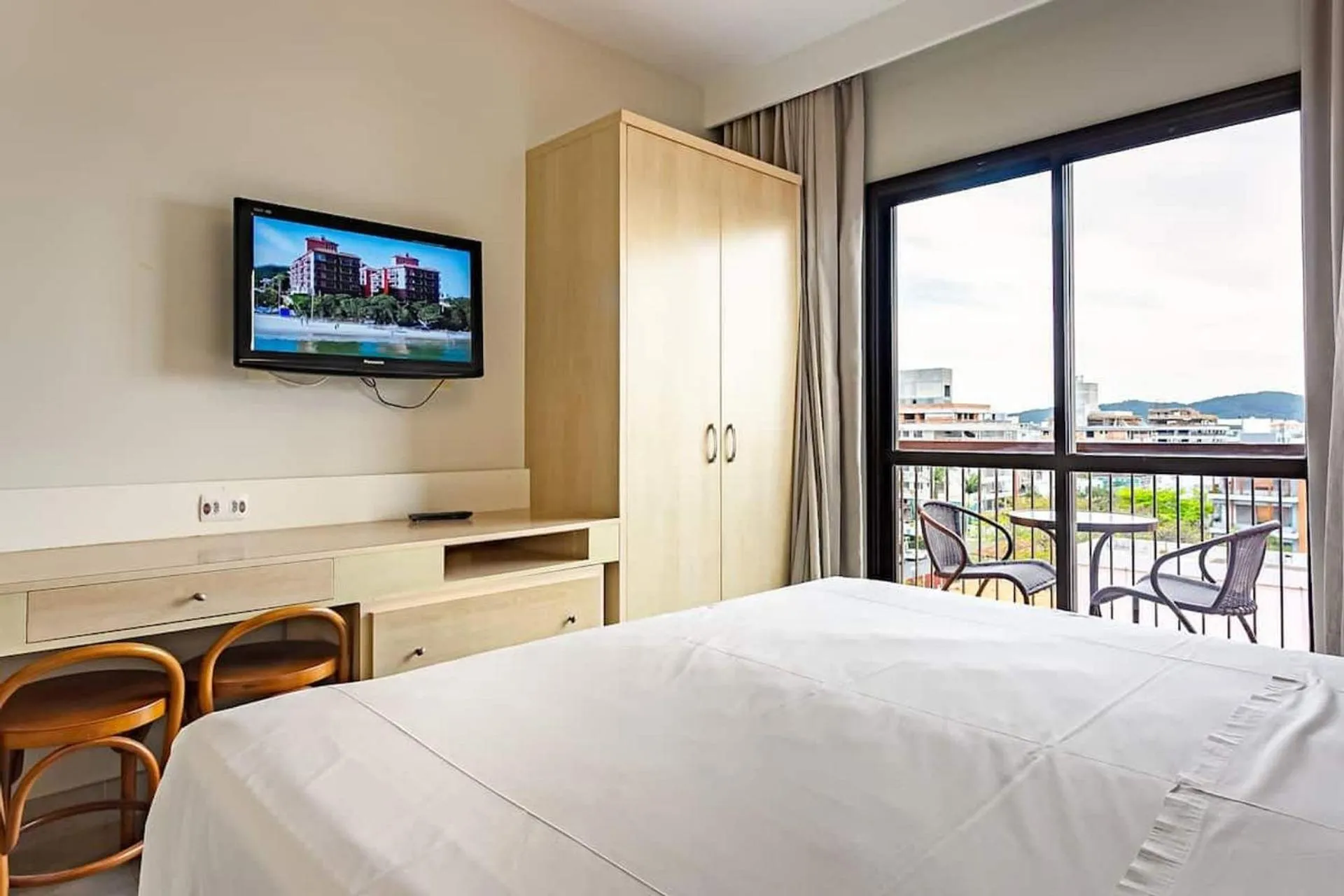 TV and multimedia, Bed in Estúdios Modernos em Resort pé na areia - Jurerê Beach Village JBVJR
