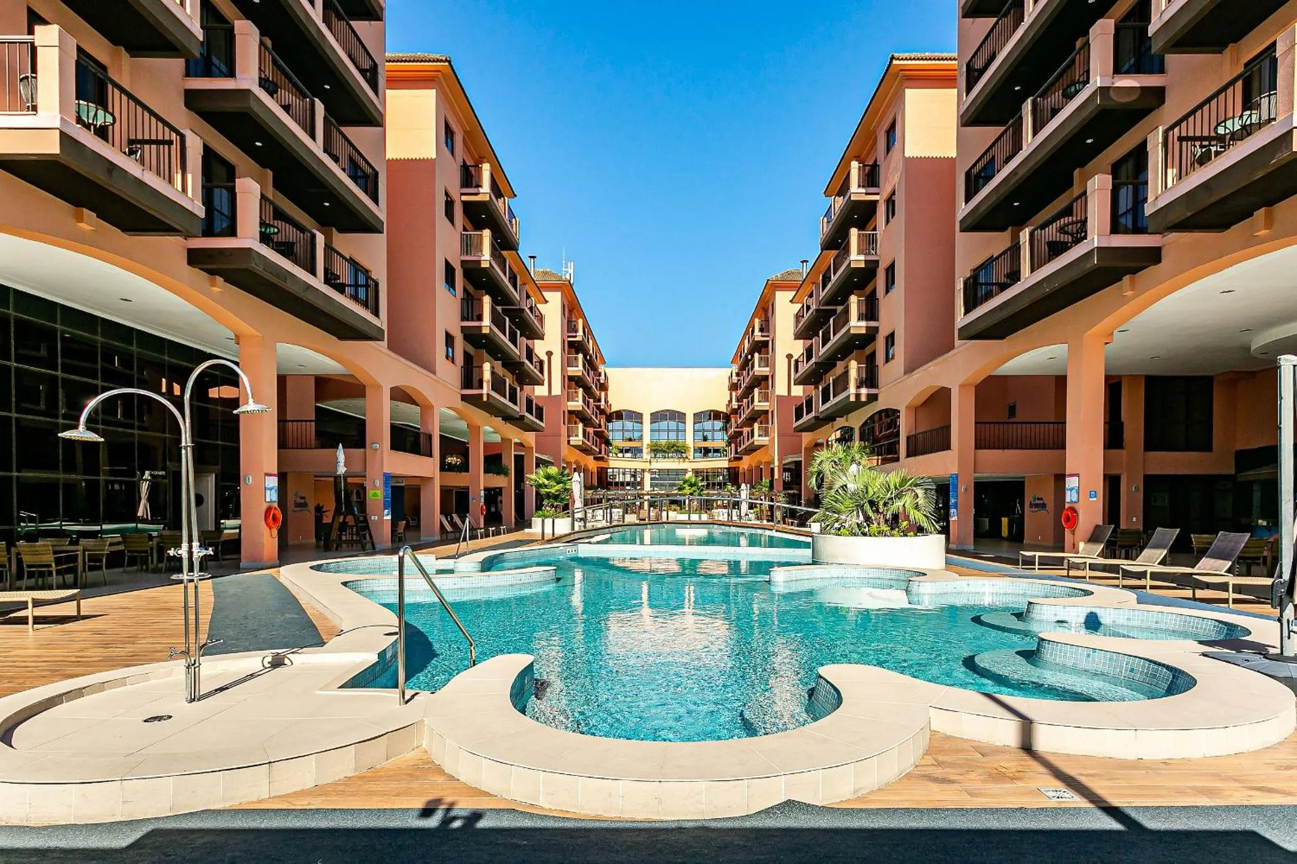 Estúdios Modernos em Resort pé na areia - Jurerê Beach Village JBVJR