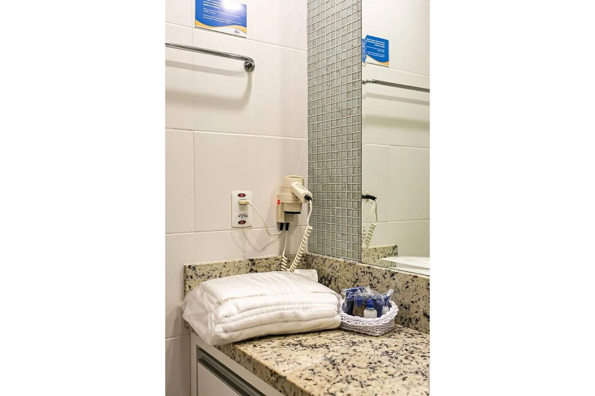 Toilet in Estúdios Modernos em Resort pé na areia - Jurerê Beach Village JBVJR