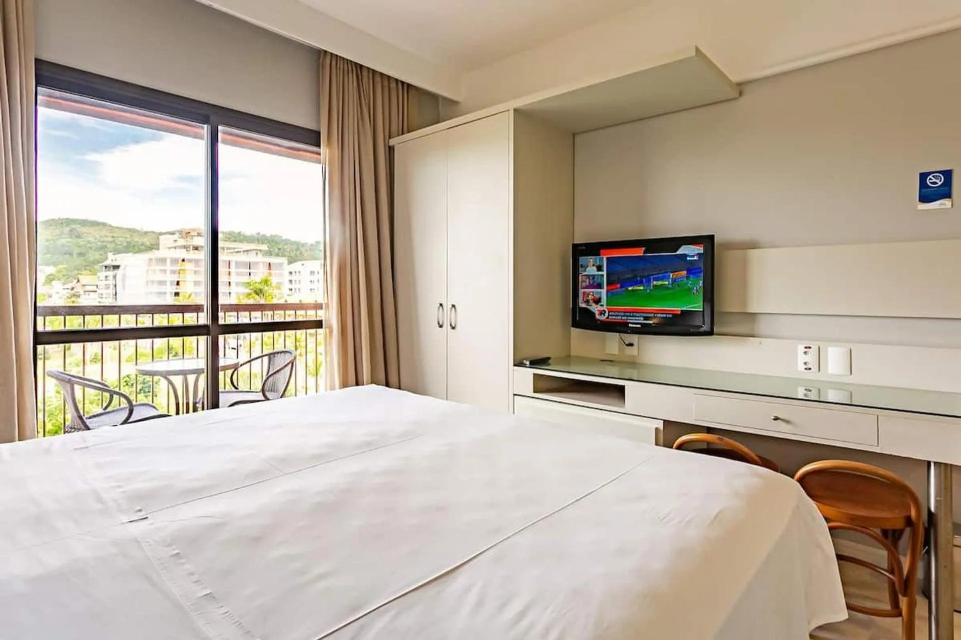 Bedroom, Bed in Estúdios Modernos em Resort pé na areia - Jurerê Beach Village JBVJR