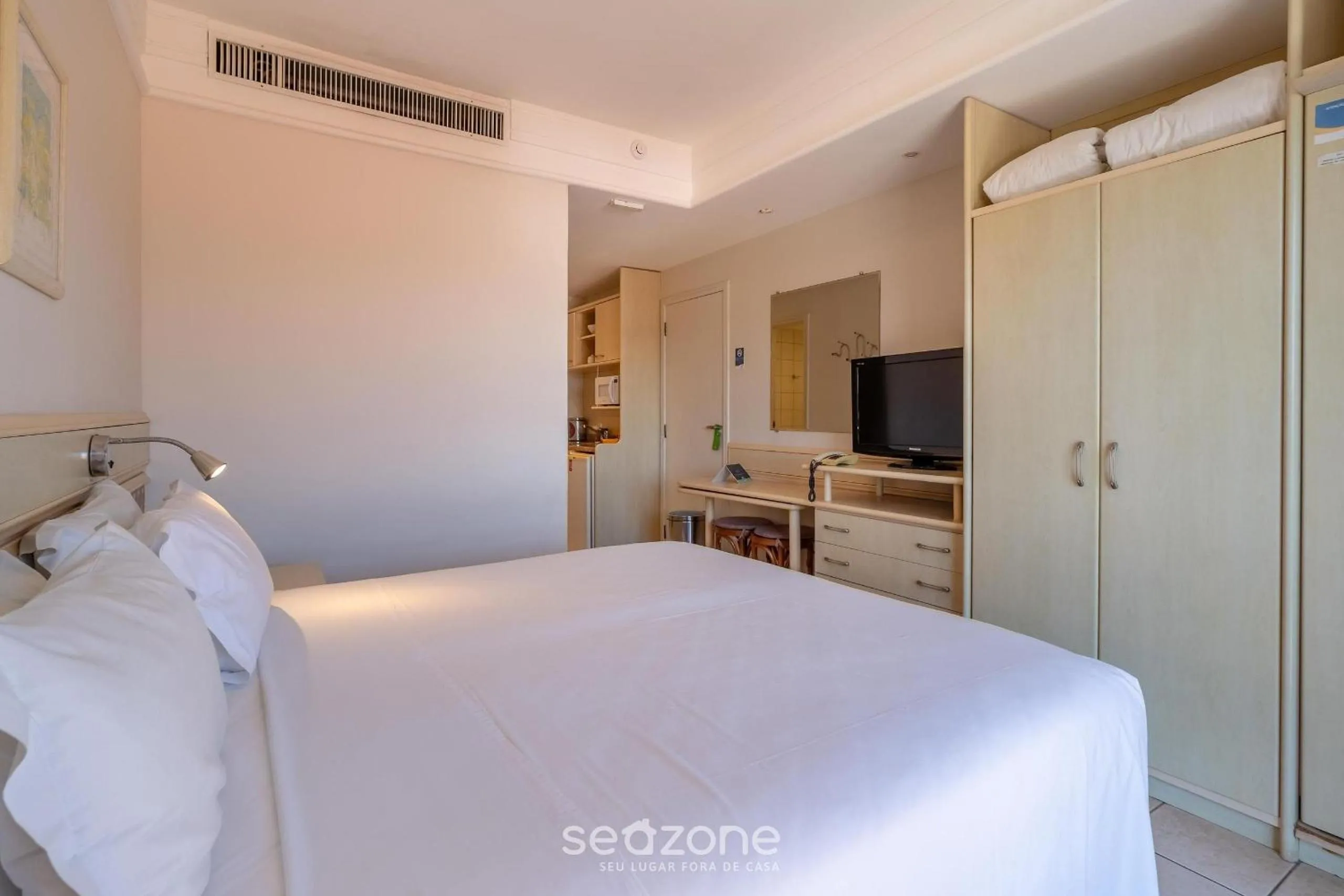 TV and multimedia, Bed in Estúdios Modernos em Resort pé na areia - Jurerê Beach Village JBVJR