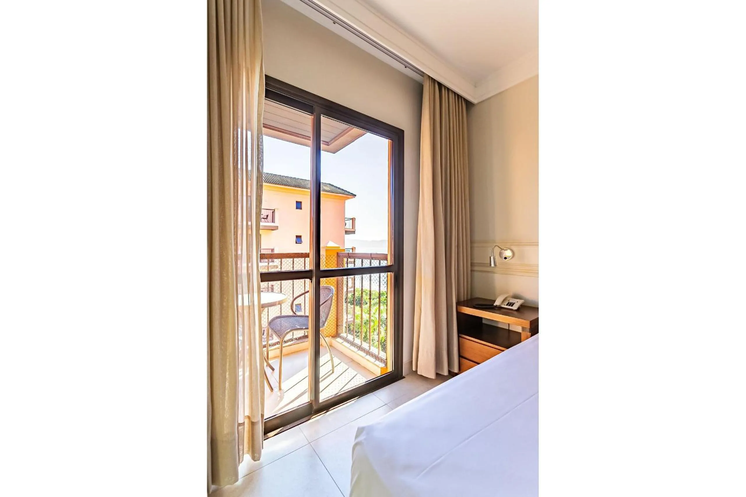 Photo of the whole room, Bed in Estúdios Modernos em Resort pé na areia - Jurerê Beach Village JBVJR