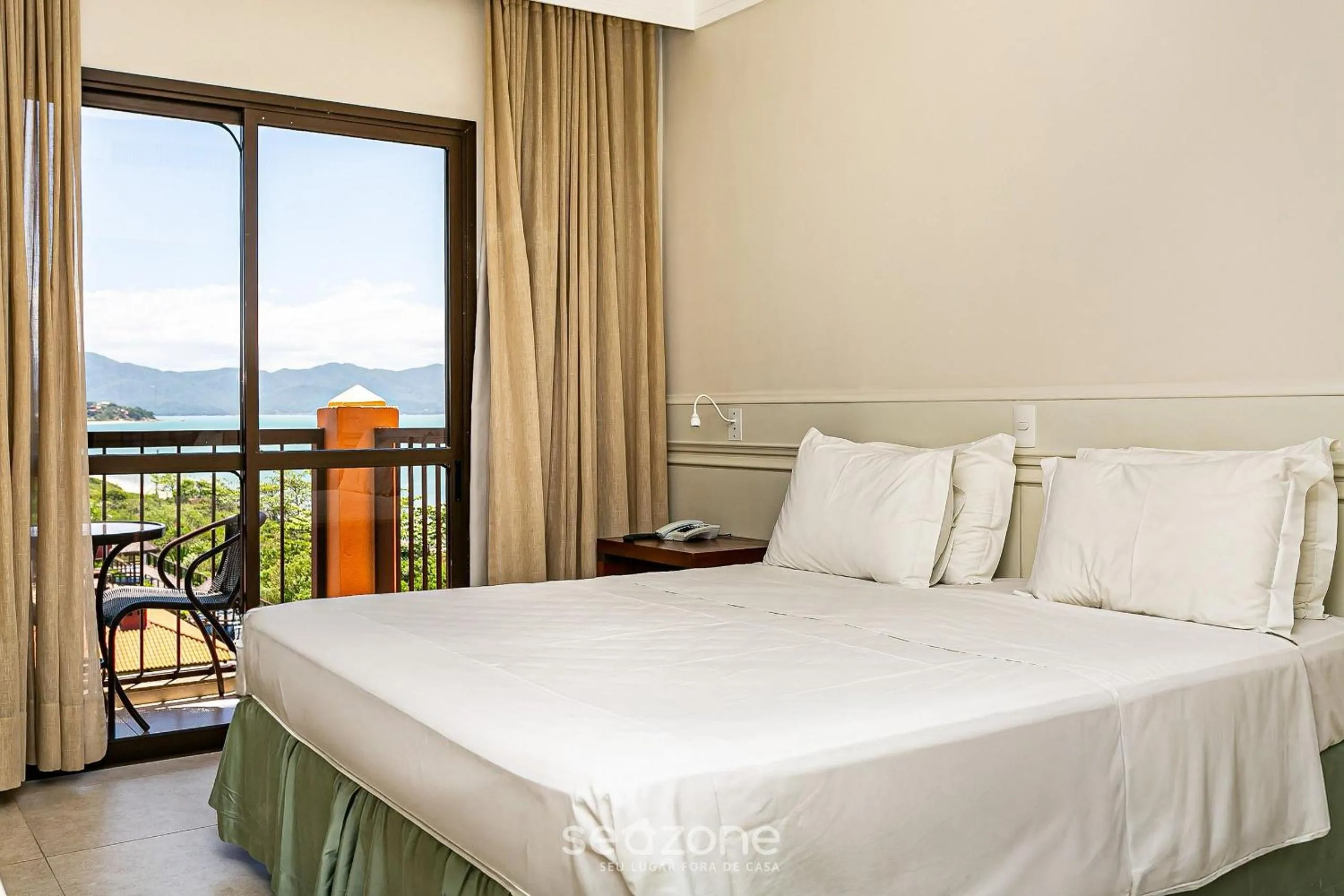 Bed in Estúdios Modernos em Resort pé na areia - Jurerê Beach Village JBVJR