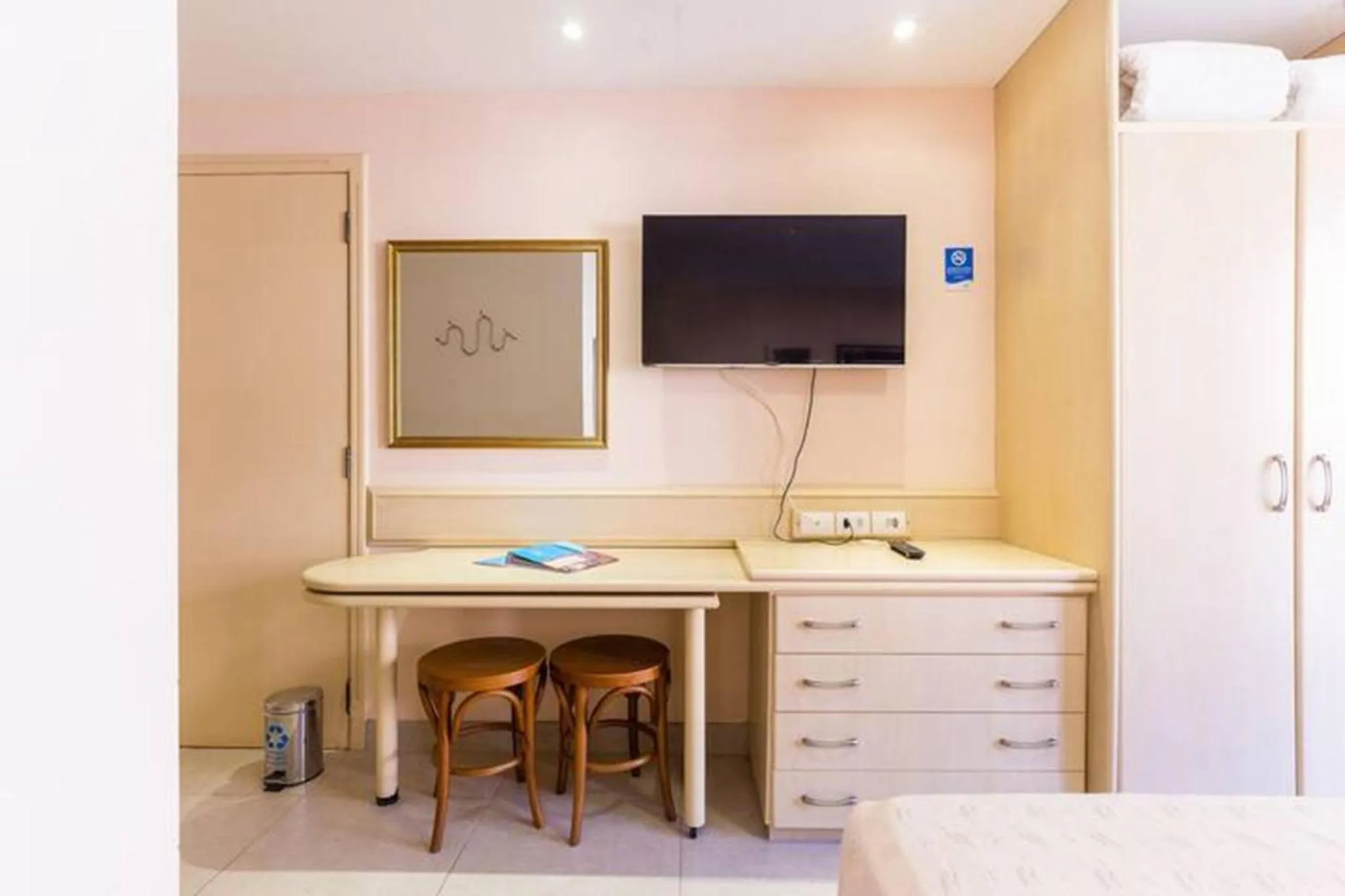 Estúdios Modernos em Resort pé na areia - Jurerê Beach Village JBVJR