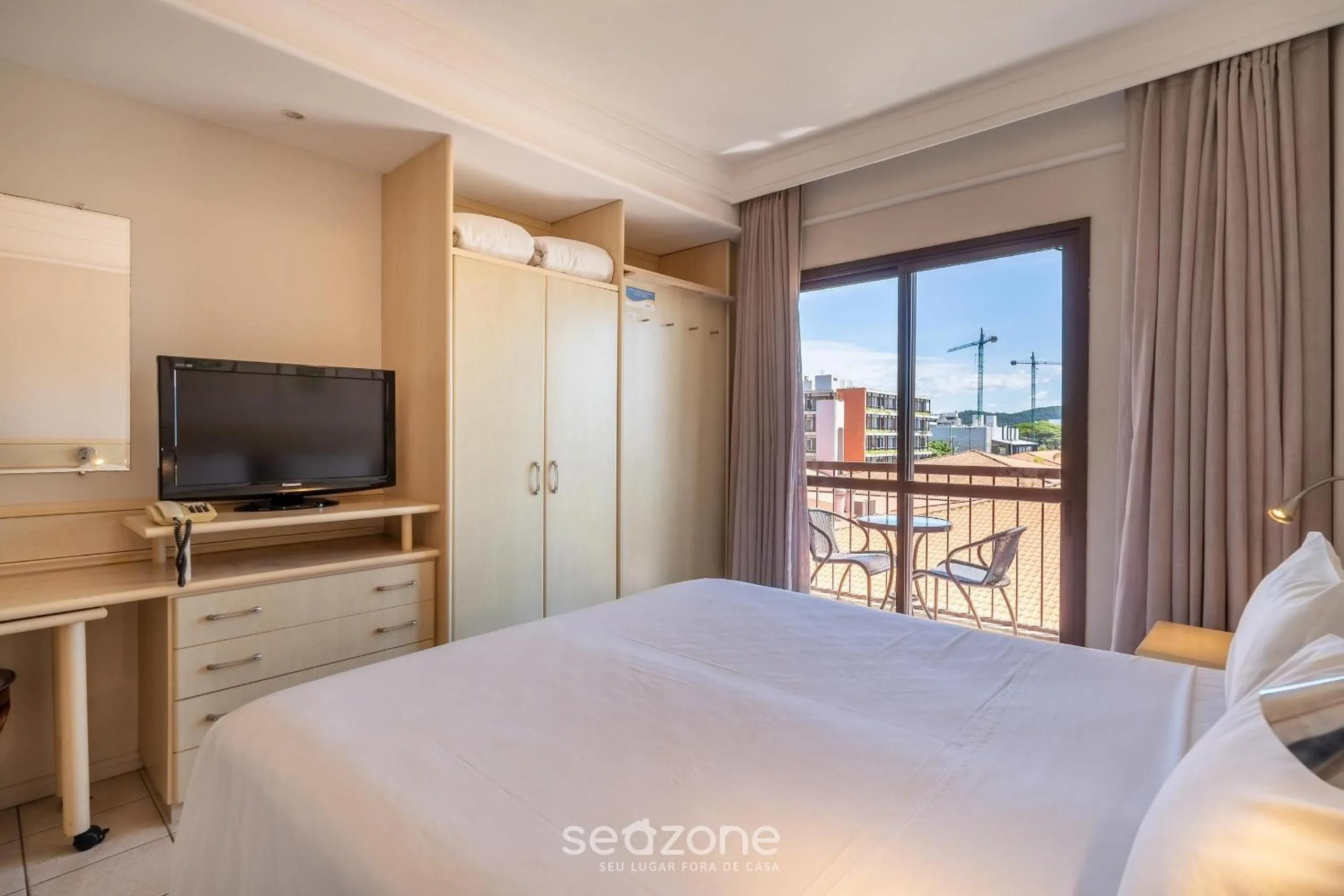 TV and multimedia, Bed in Estúdios Modernos em Resort pé na areia - Jurerê Beach Village JBVJR