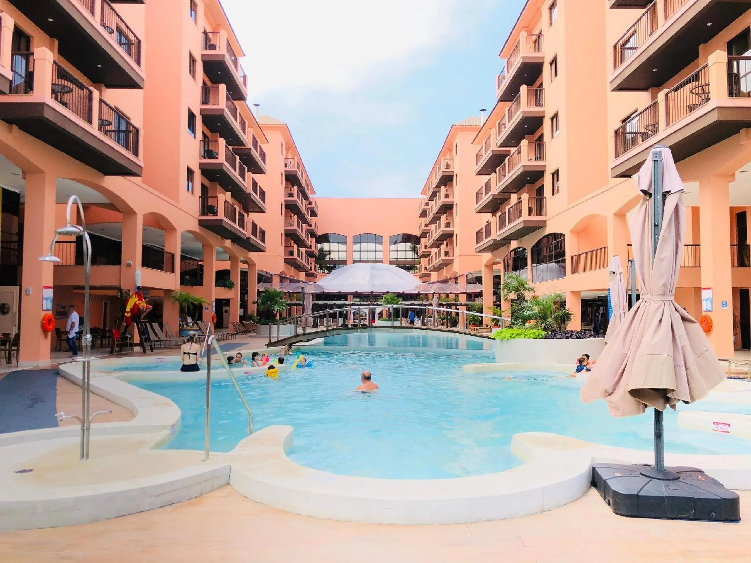Estúdios Modernos em Resort pé na areia - Jurerê Beach Village JBVJR