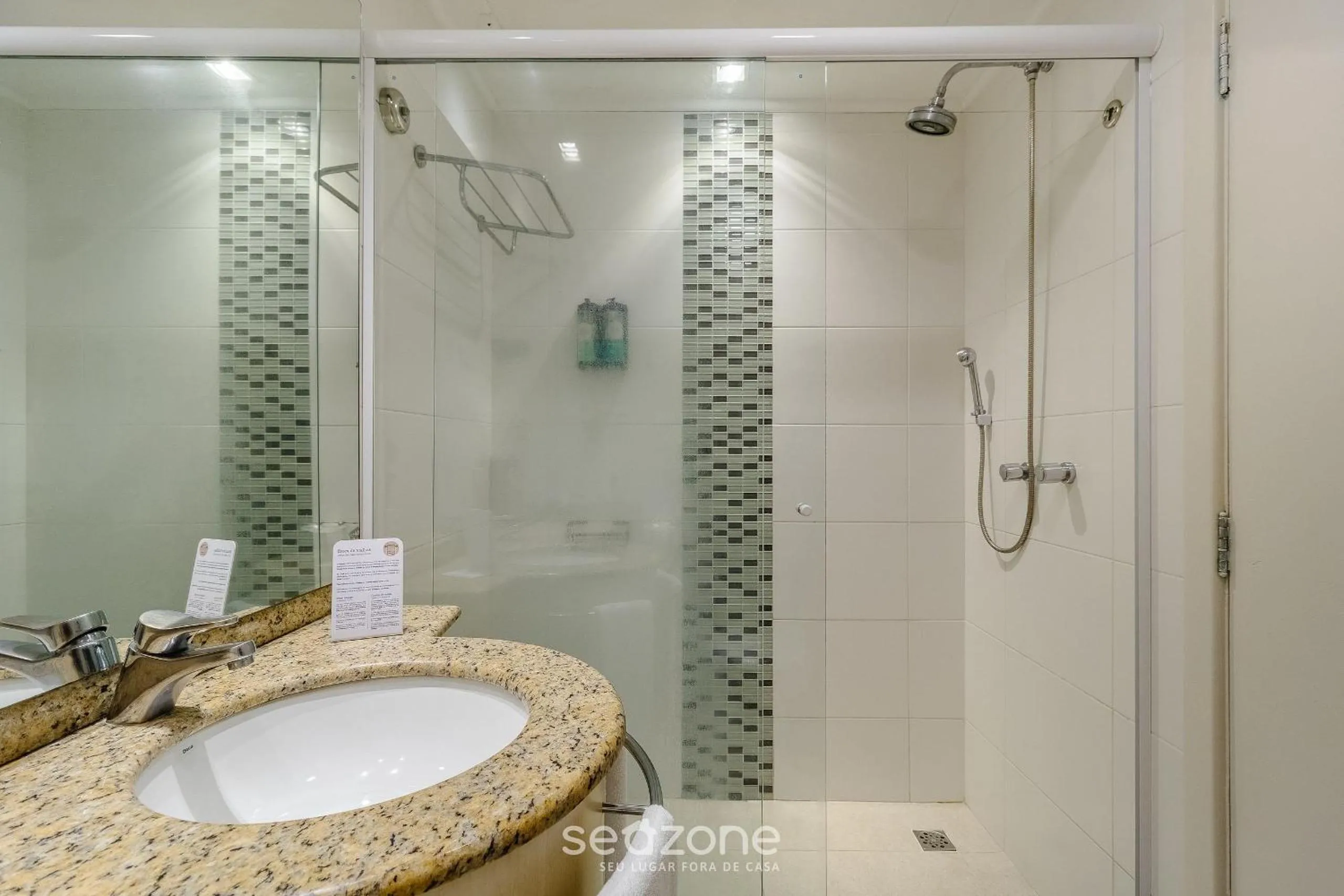 Toilet in Estúdios Modernos em Resort pé na areia - Jurerê Beach Village JBVJR