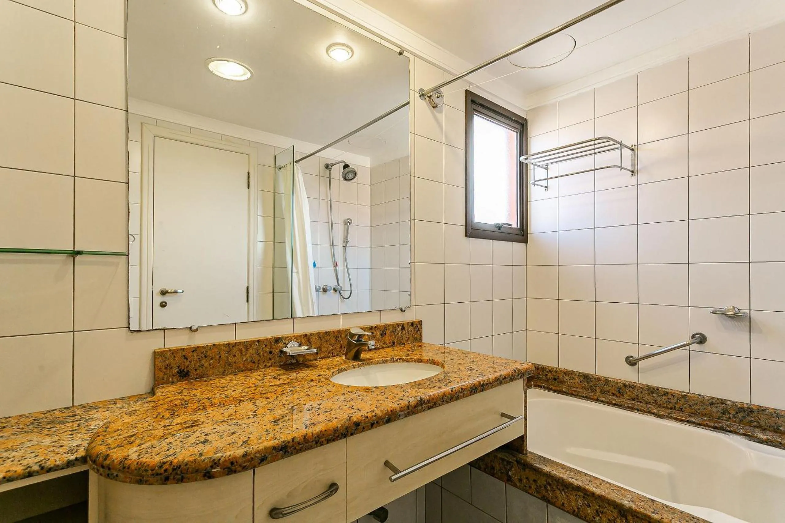 Toilet in Estúdios Modernos em Resort pé na areia - Jurerê Beach Village JBVJR