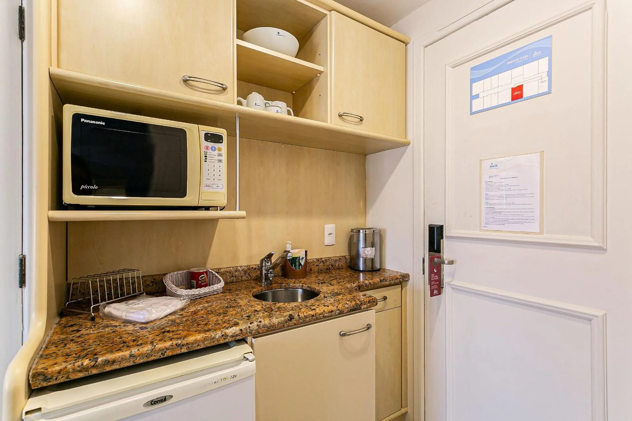 Kitchen or kitchenette in Estúdios Modernos em Resort pé na areia - Jurerê Beach Village JBVJR