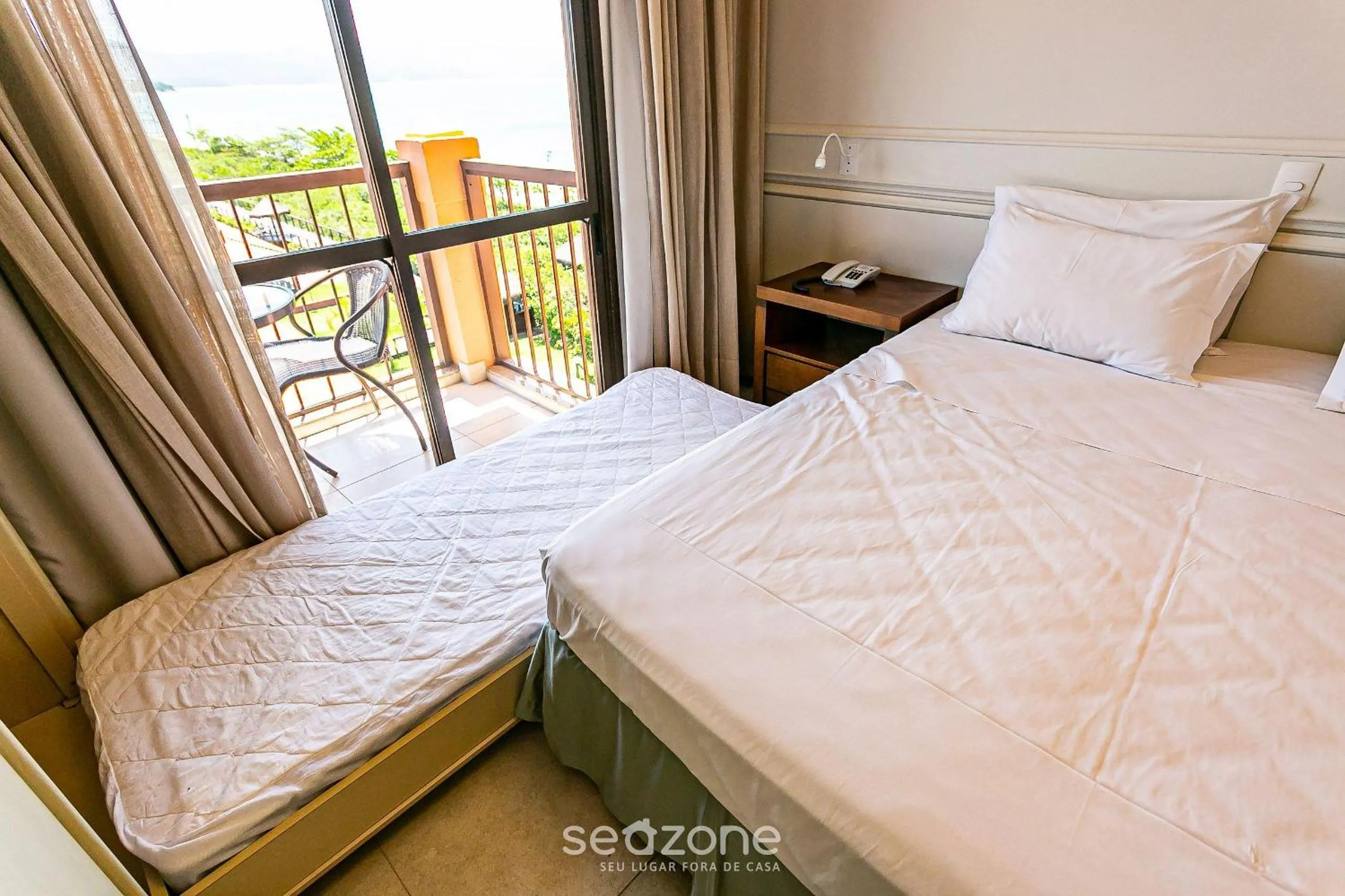 Bedroom, Bed in Estúdios Modernos em Resort pé na areia - Jurerê Beach Village JBVJR
