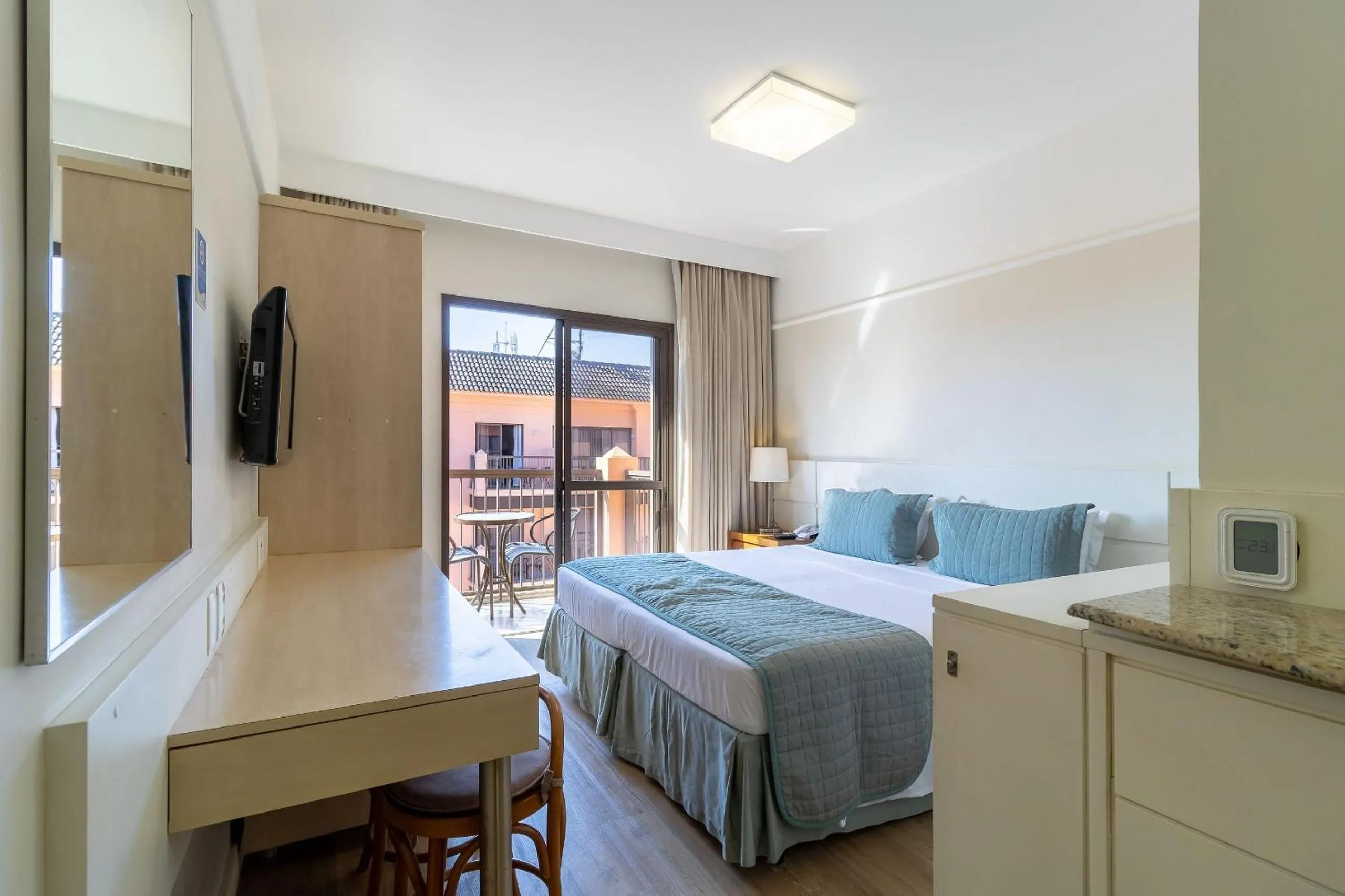 Bedroom, Bed in Estúdios Modernos em Resort pé na areia - Jurerê Beach Village JBVJR