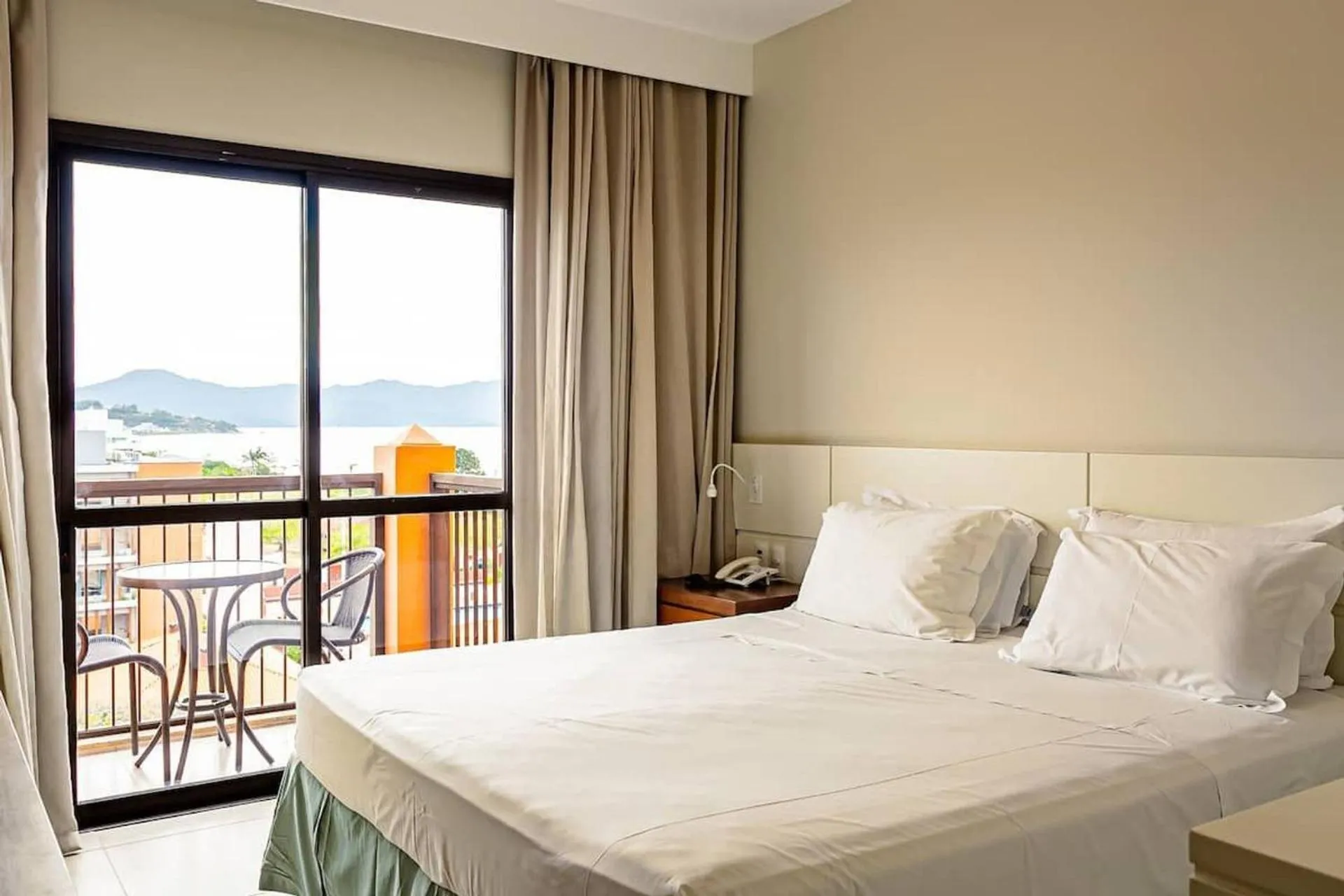 Bed in Estúdios Modernos em Resort pé na areia - Jurerê Beach Village JBVJR