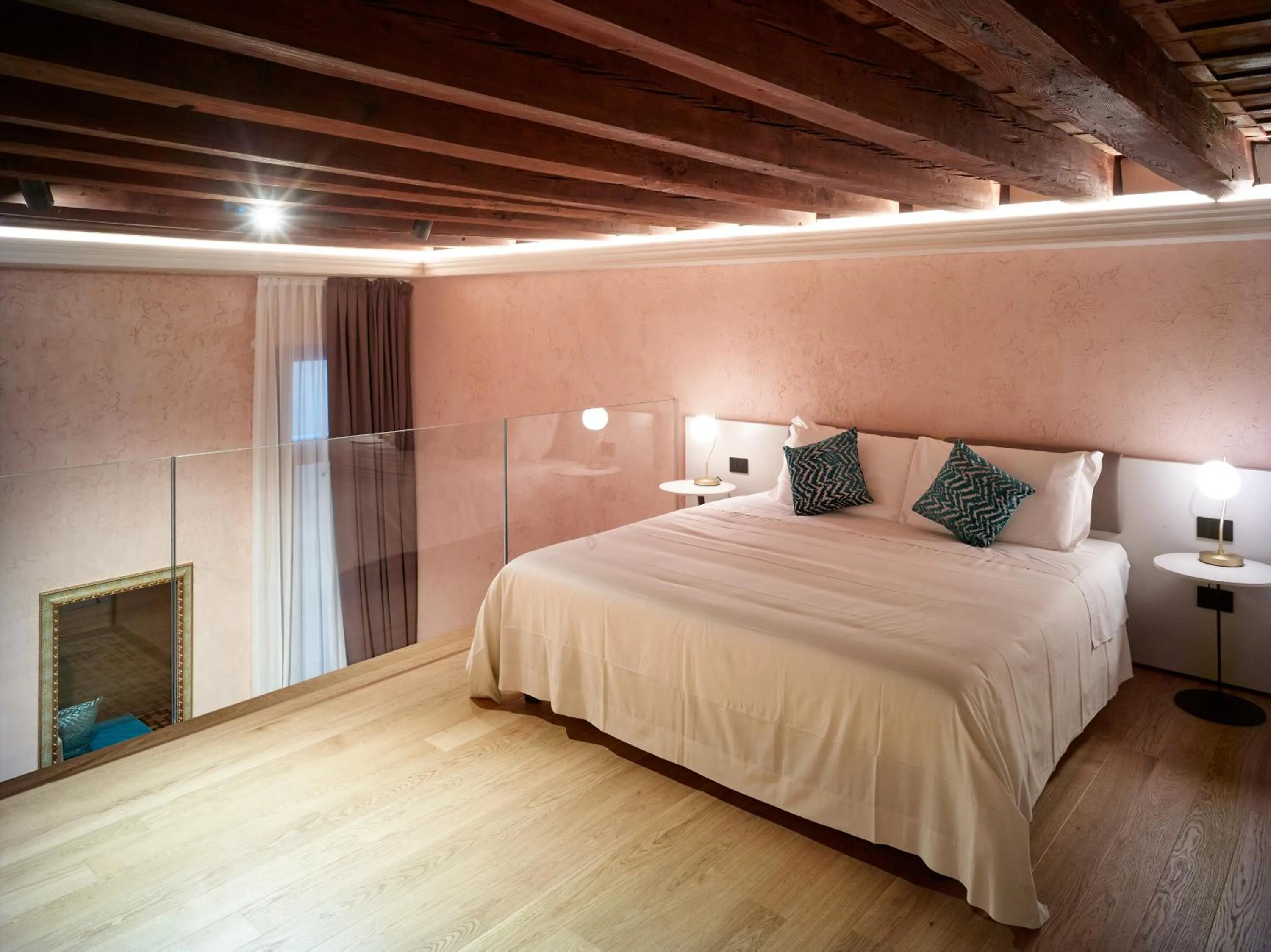 Bed in Ca' dei Proverbi Suites - WENICE Deep Culture